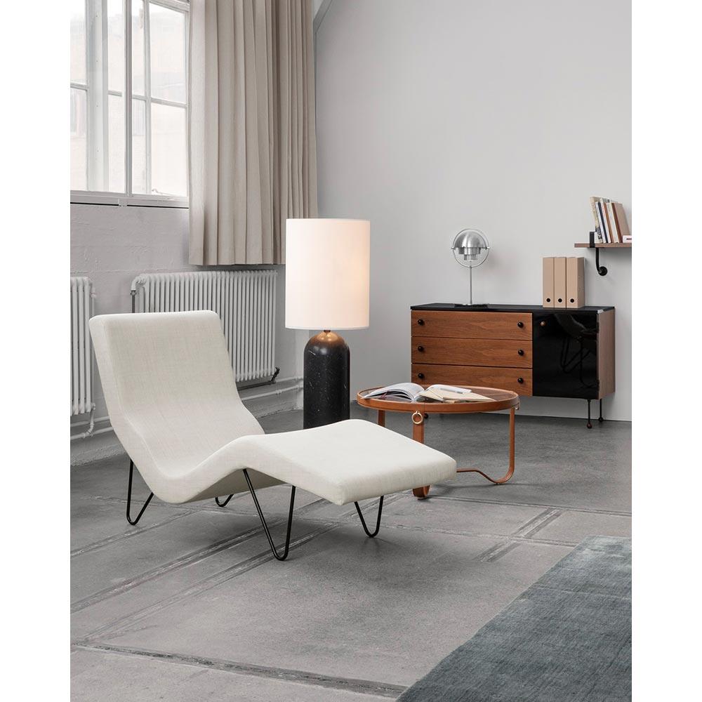 Mesa de centro GUBI Adnet Cuero curtido Ø70 cm by Jacques Adnet Siglo XXI y contemporáneo en venta