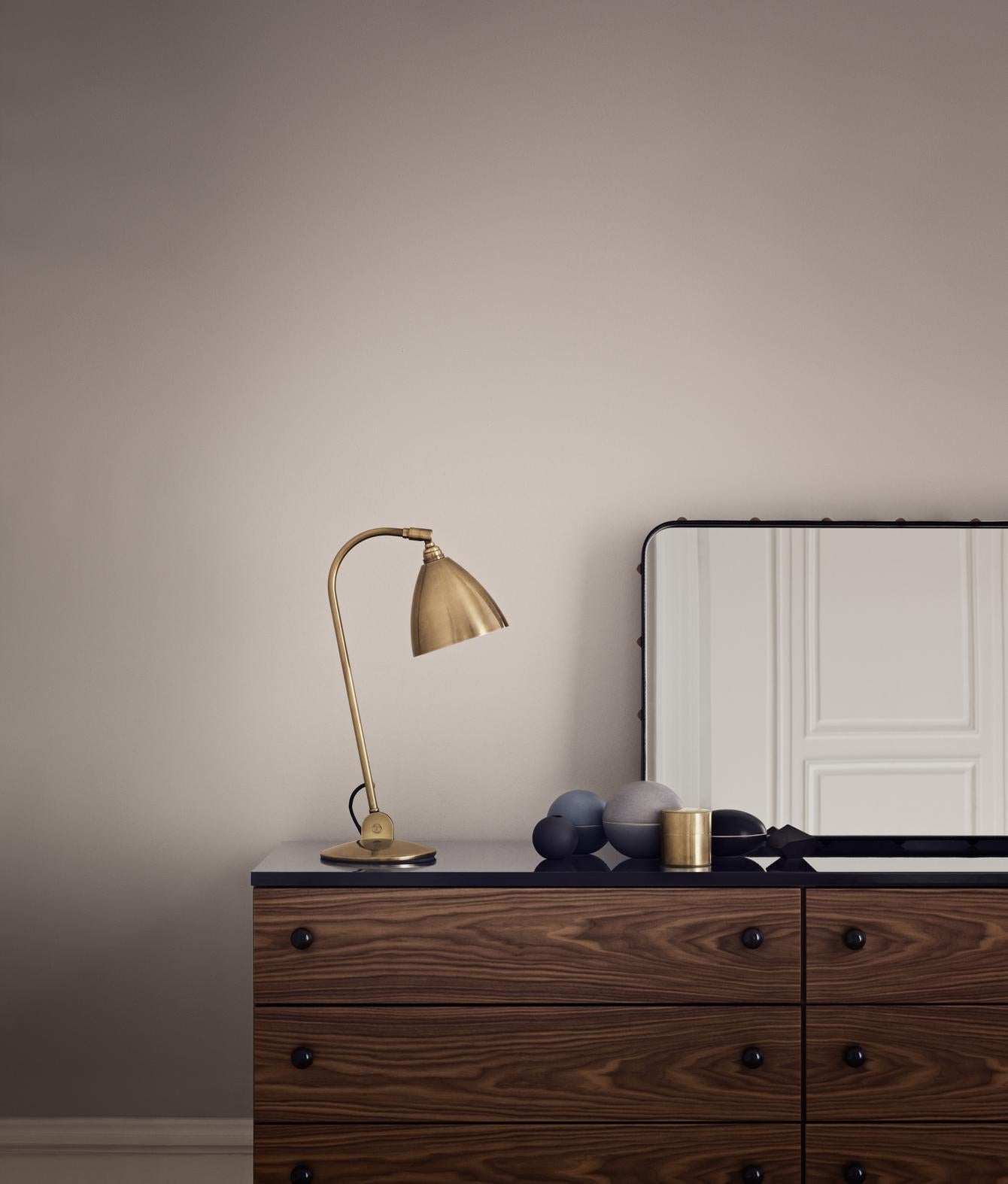 GUBI Adnet miroir mural en cuir crème 70 x 180 cm par Jacques Adnet en vente 1