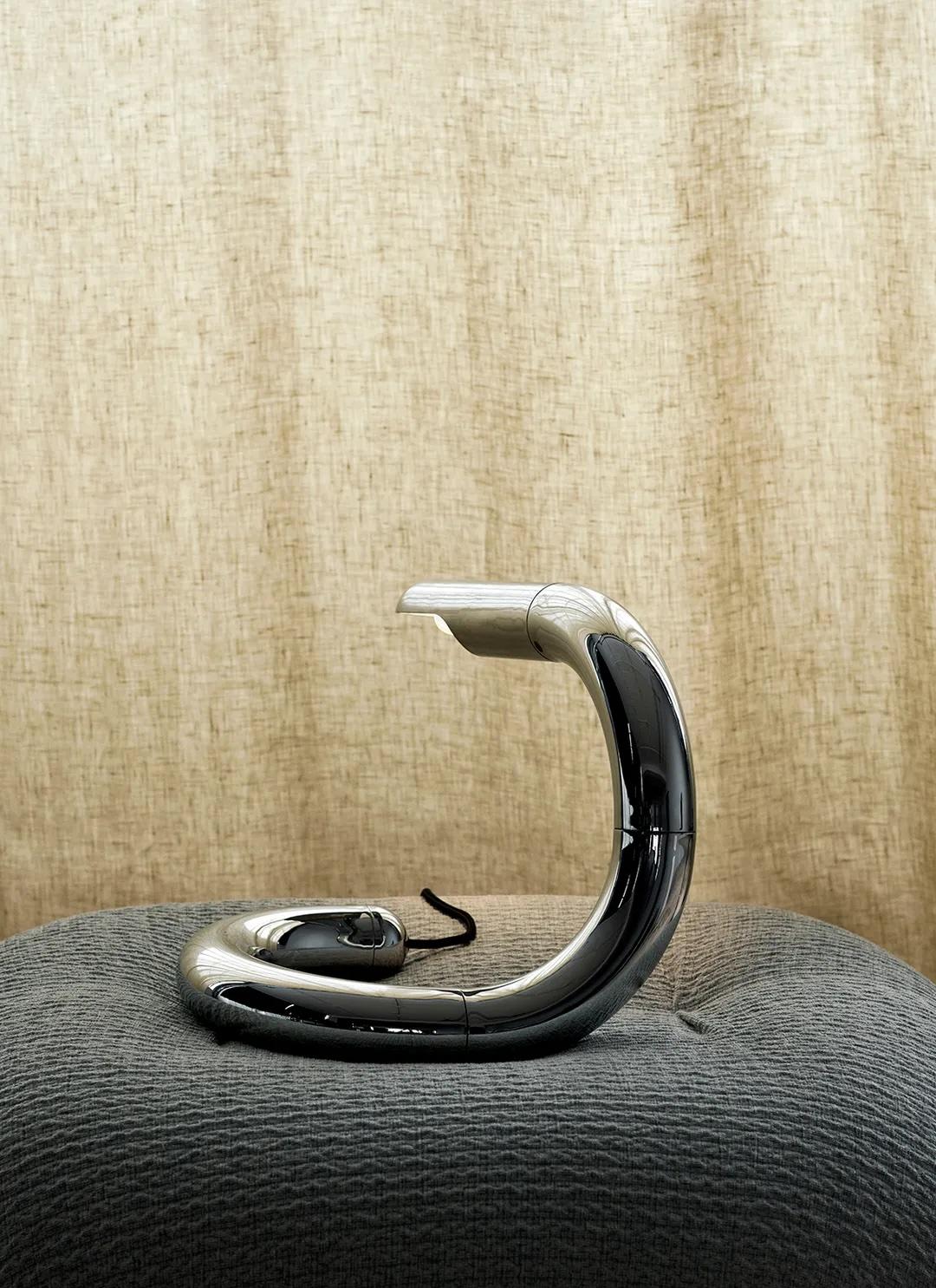 Européen Lampe à poser Gubi Aspide de Gianfranco Frattini en vente