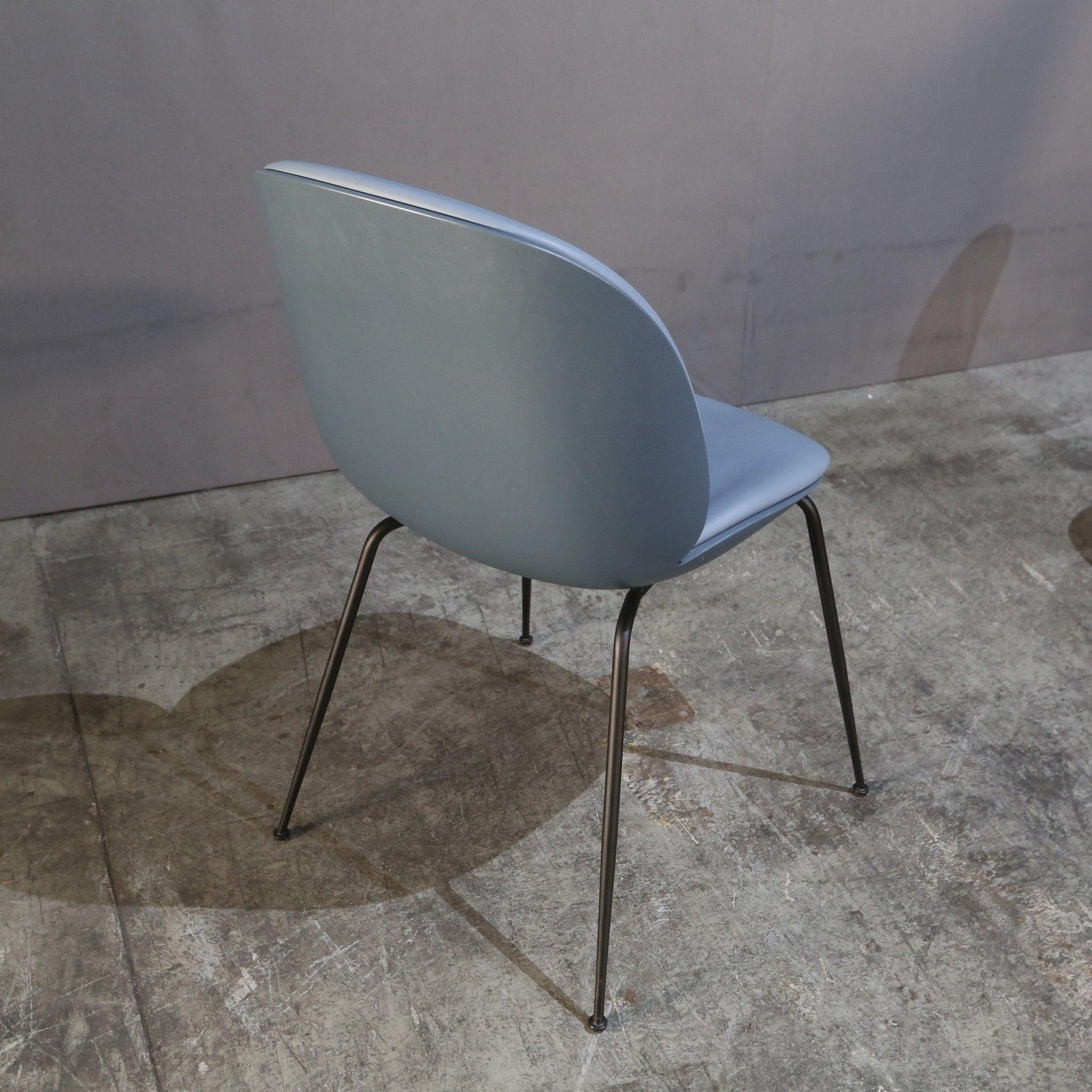 Silla de comedor Gubi Beetle by GamFratsei en Bueno Estado en Basildon, London
