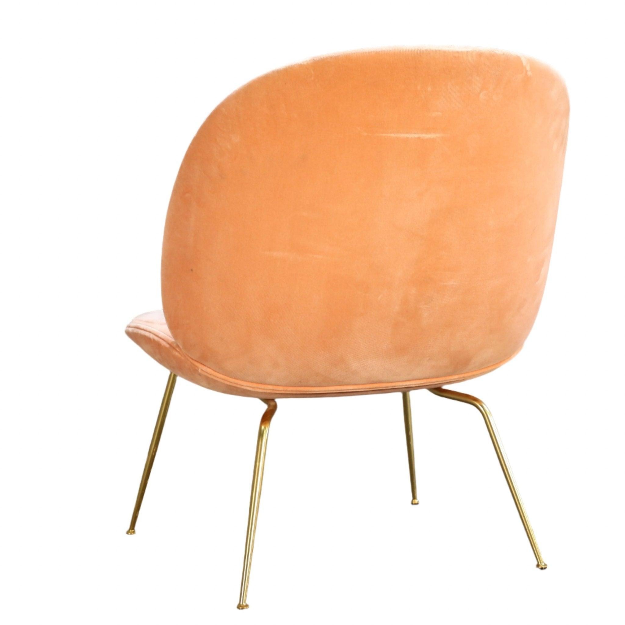 Gubi Beetle Rosa Samt-Loungesessel von GamFratsei (Dänisch) im Angebot