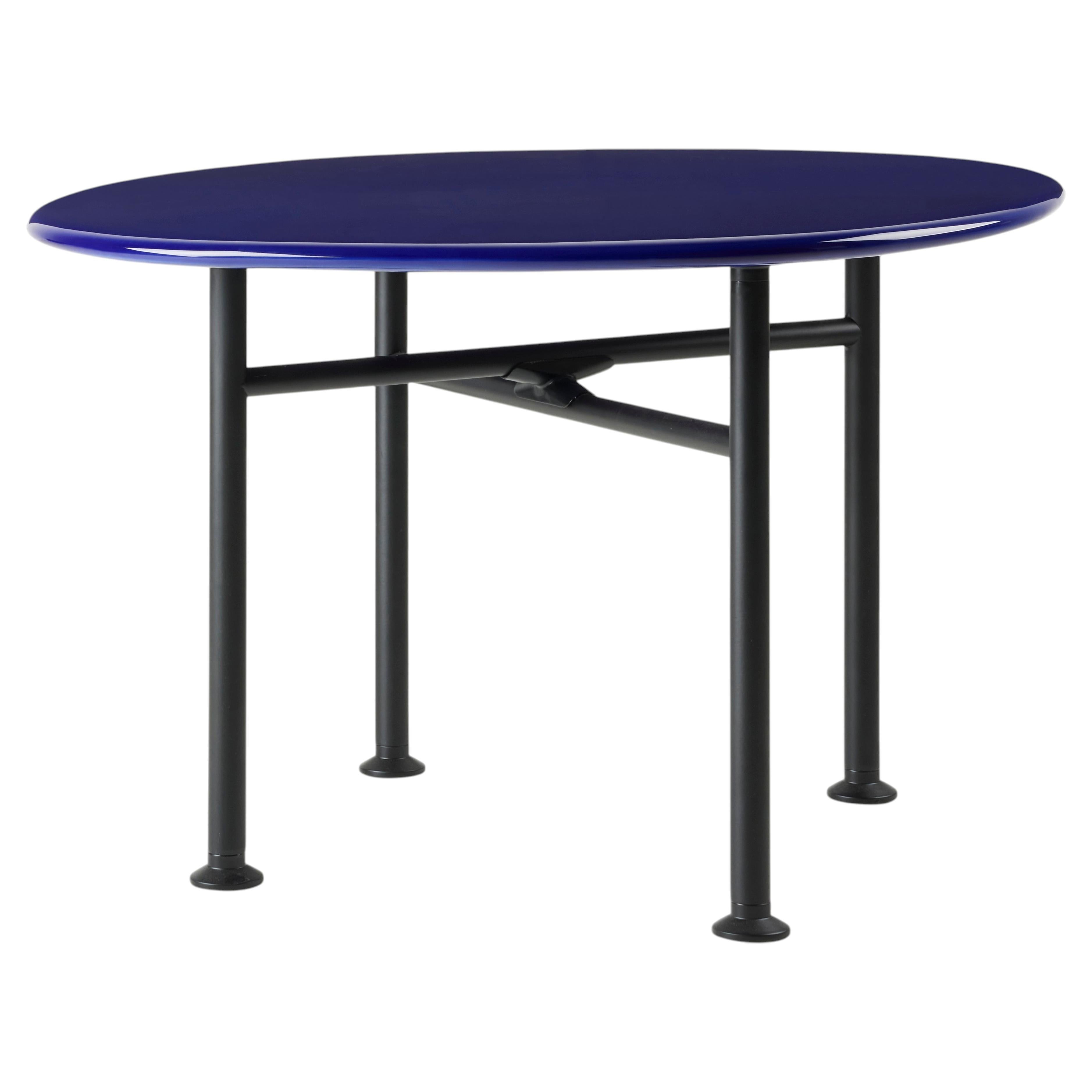 Mesa alta Coﬀee Gubi Carmel en azul Pacífico by OEO Studio en venta