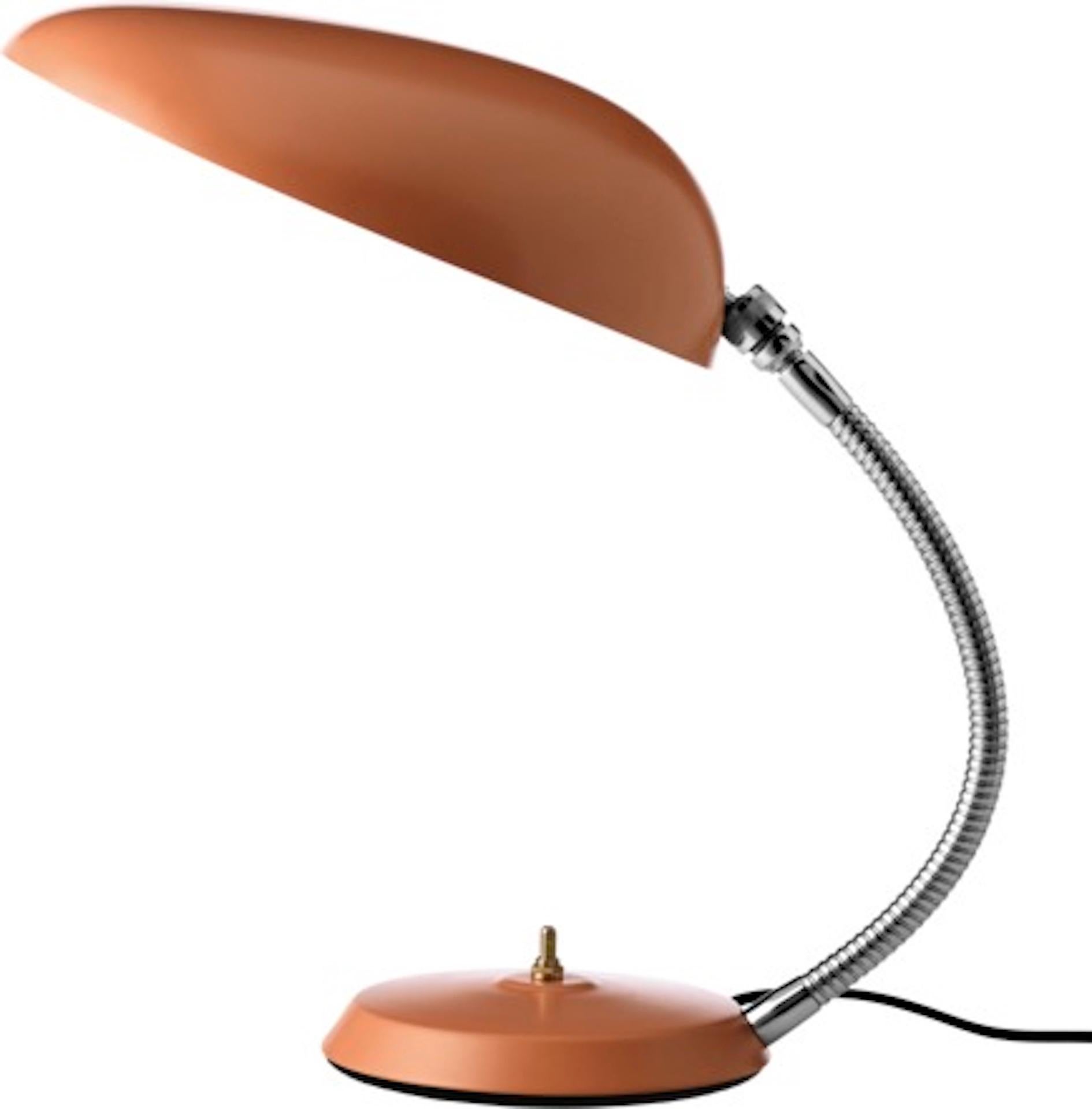 Chrome Lampe de bureau Gubi Cobra conçue par Greta M. Grossman, en stock en vente