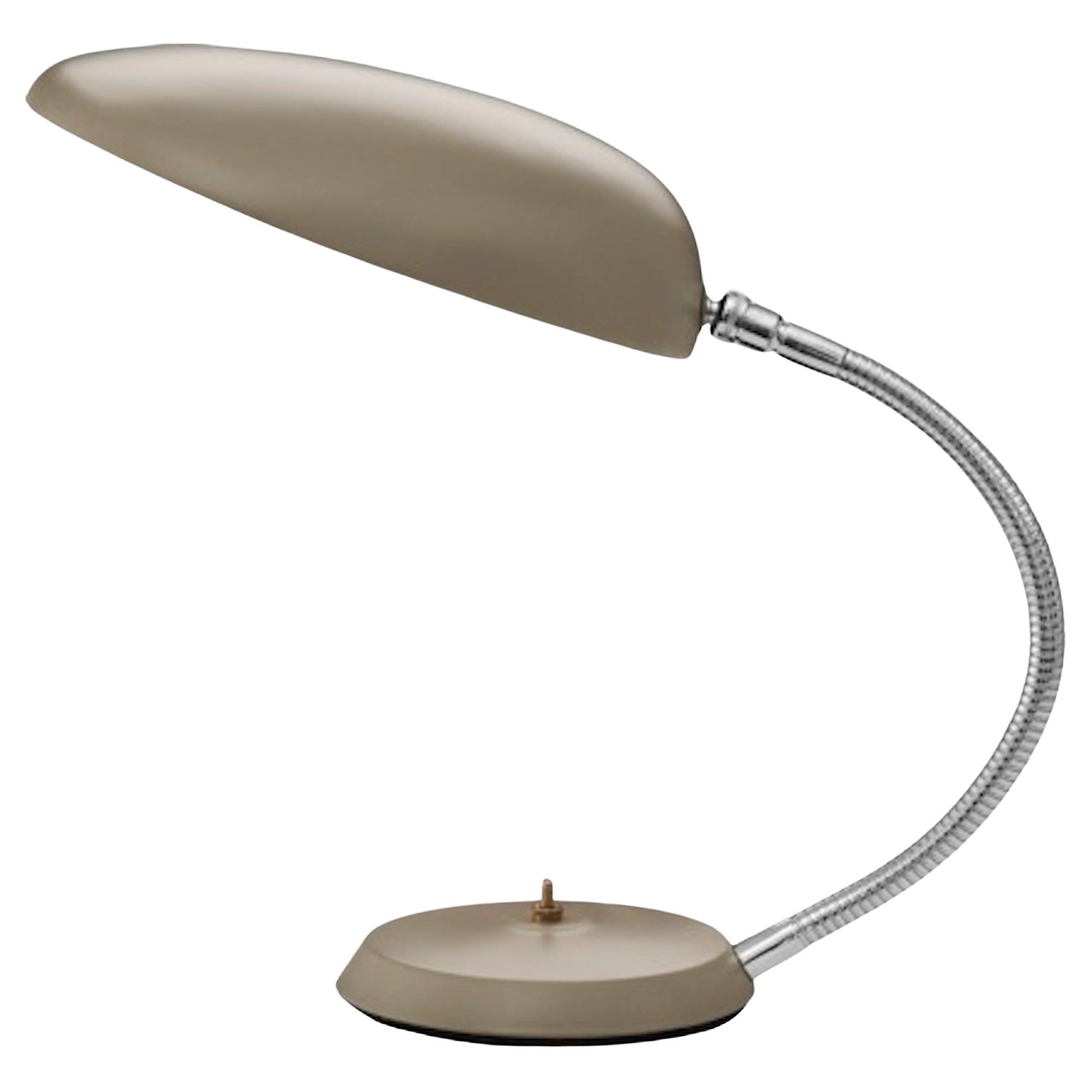 Lampe de bureau Gubi Cobra conçue par Greta M. Grossman, en stock