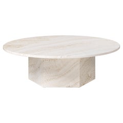 GUBI Epic Couchtisch Neutral Weiß Travertin Ø110 cm von GamFratesi