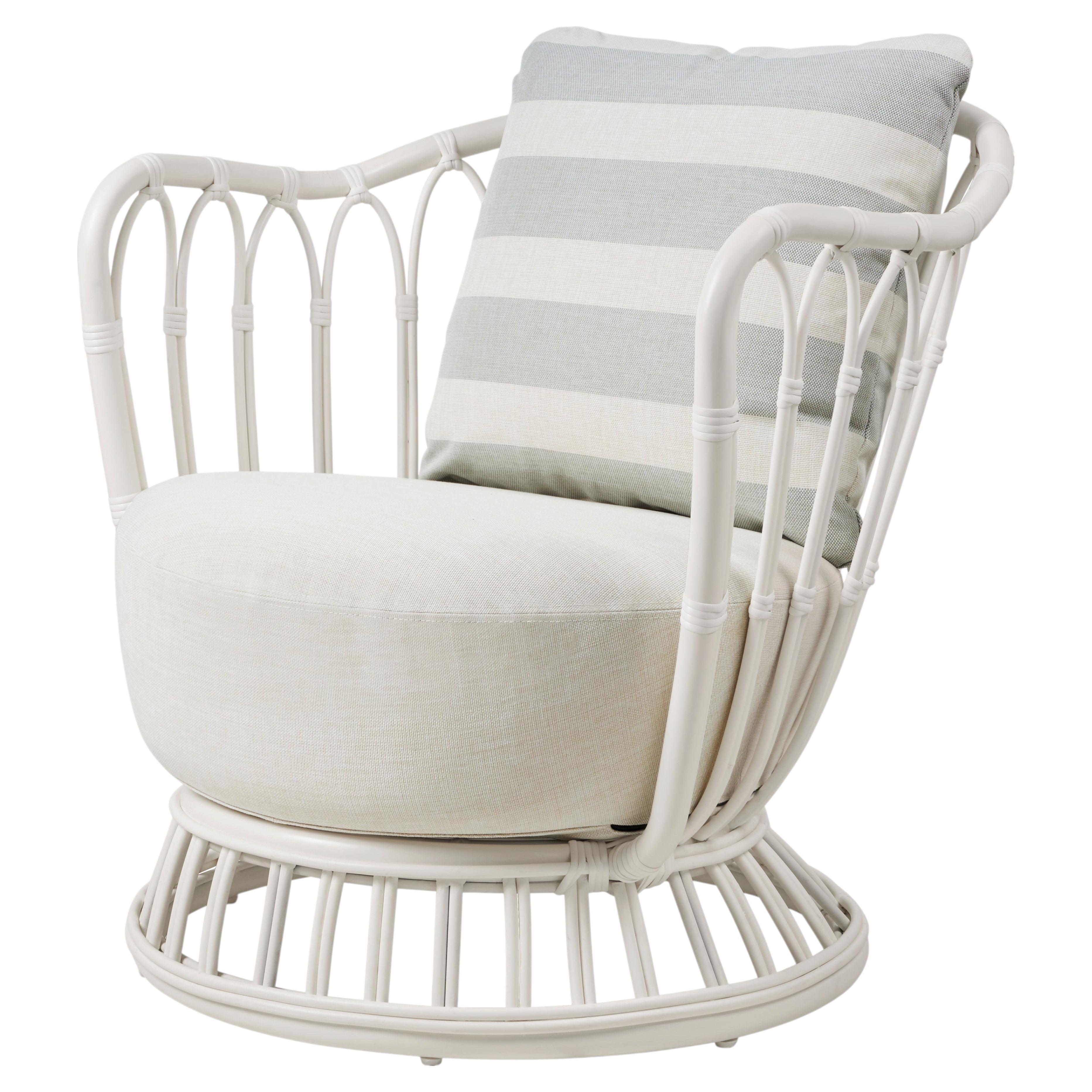 Chaise longue d'extérieur Gubi Grace en blanc d'albâtre par Tove Kindt Larsen