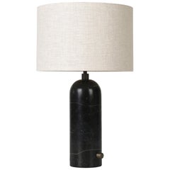 Lampada da tavolo Gubi Gravity Paralume in tela di marmo nero 49 cm by Space Copenhagen