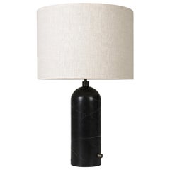 Lampada da tavolo Gubi Gravity Paralume in tela di marmo nero 65 cm by Space Copenhagen