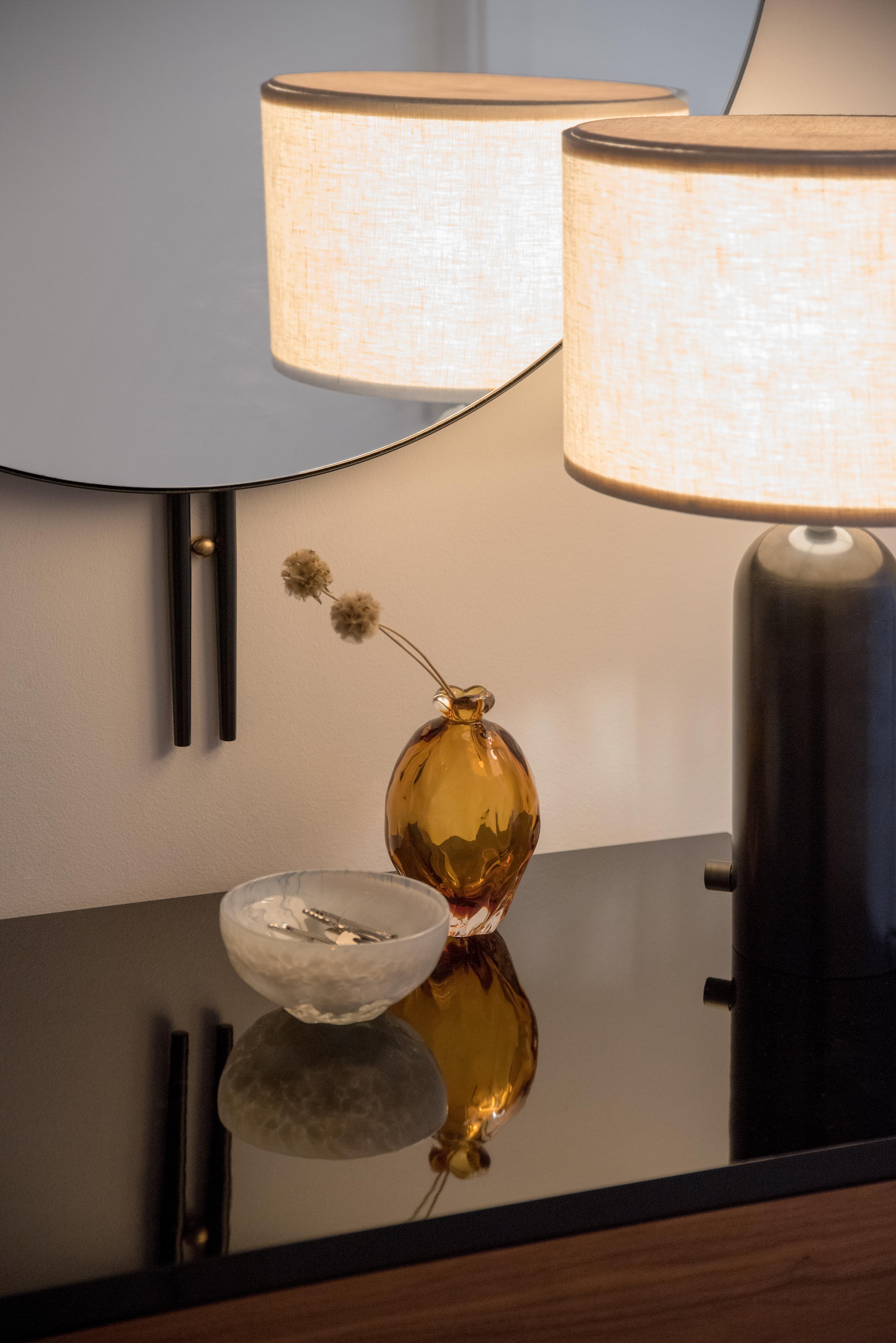 GUBI Gravity Lámpara de mesa Mármol negro Pantalla blanca 65 cm by Space Copenhagen en Nuevo estado para la venta en New York, NY