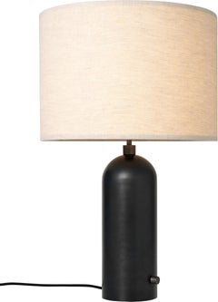 Lampada da tavolo Gubi Gravity Paralume in tela d'acciaio annerito 65 cm by Space Copenhagen