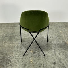 Gubi Stuhl aus grünem Samt von GamFratesi