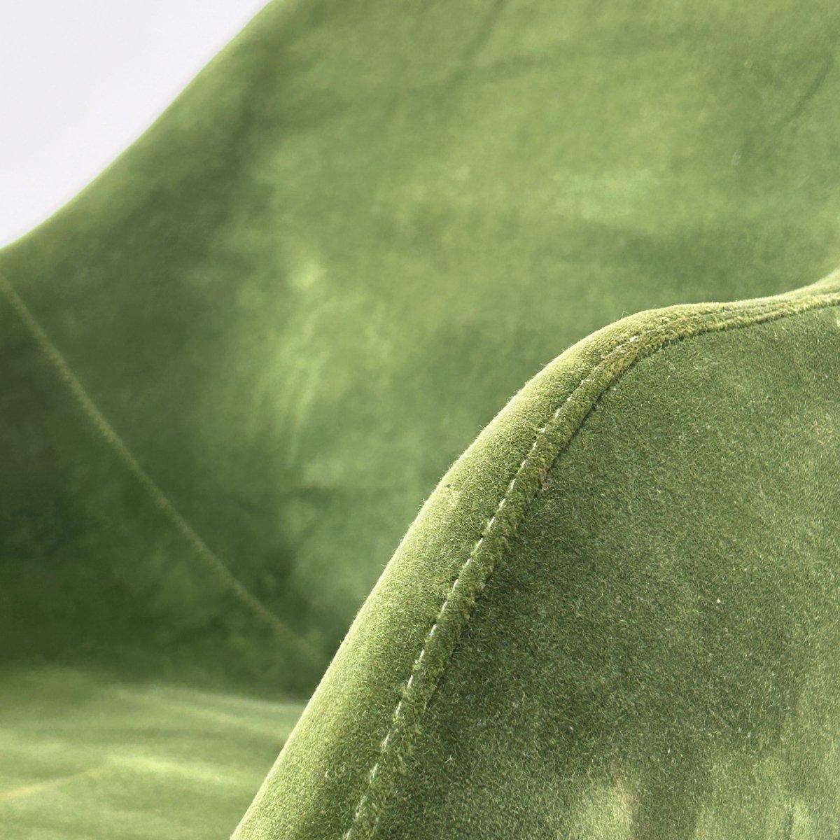 Sedia Gubi in velluto verde di GamFratesi in vendita 1