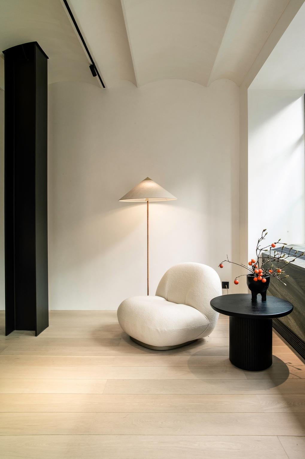 GUBI Pacha Lounge Chair Karakorum 001 Base Giratoria Oro Perlado by Pierre Paulin Siglo XXI y contemporáneo en venta