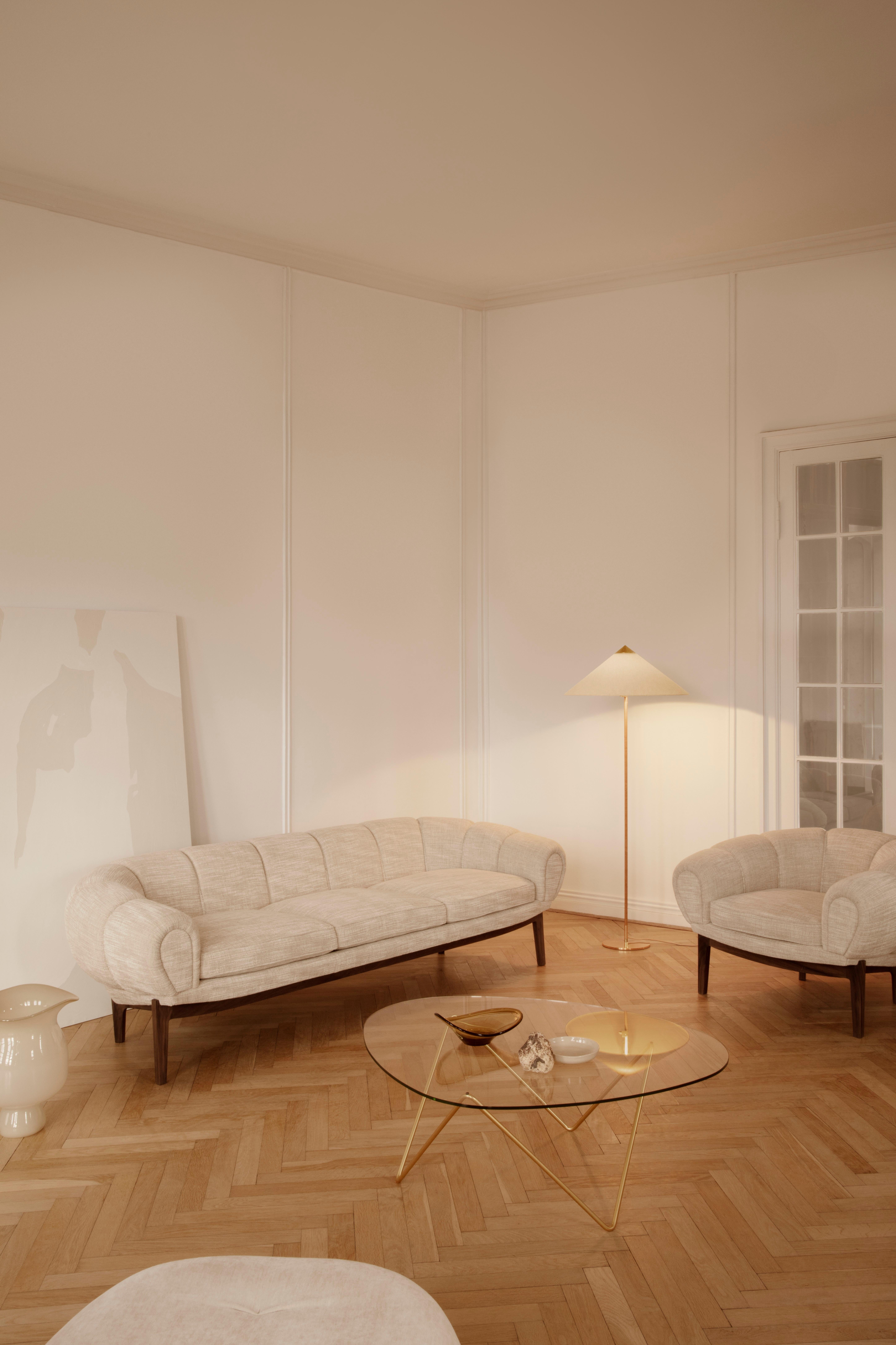 Mid-Century moderno Gubi Pedrera Tavolino con base in ottone di Cosini & Ruiz Millet in vendita