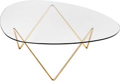 GUBI Table basse Pedrera Base en laiton par Cosini & Ruiz Millet