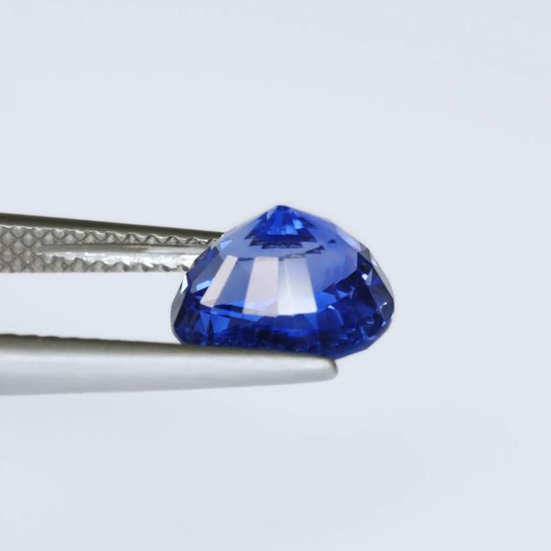 Gublin and GRS Certified 4.17ct Srilankan Blue Sapphire Natural Gemstone In New Condition For Sale In Bangkok, TH