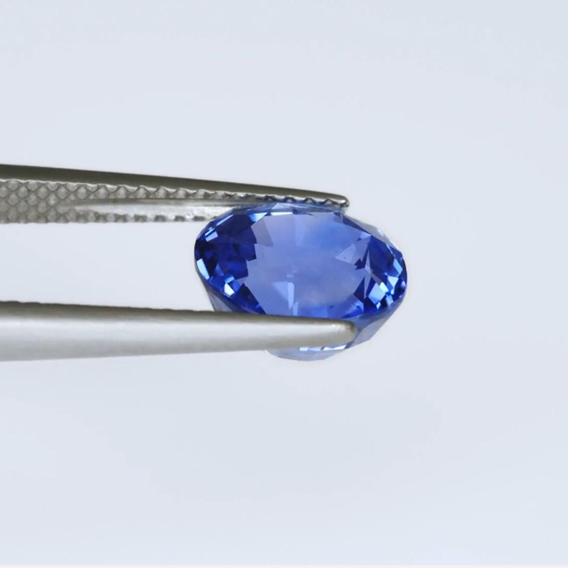 Women's or Men's Gublin and GRS Certified 4.17ct Srilankan Blue Sapphire Natural Gemstone For Sale