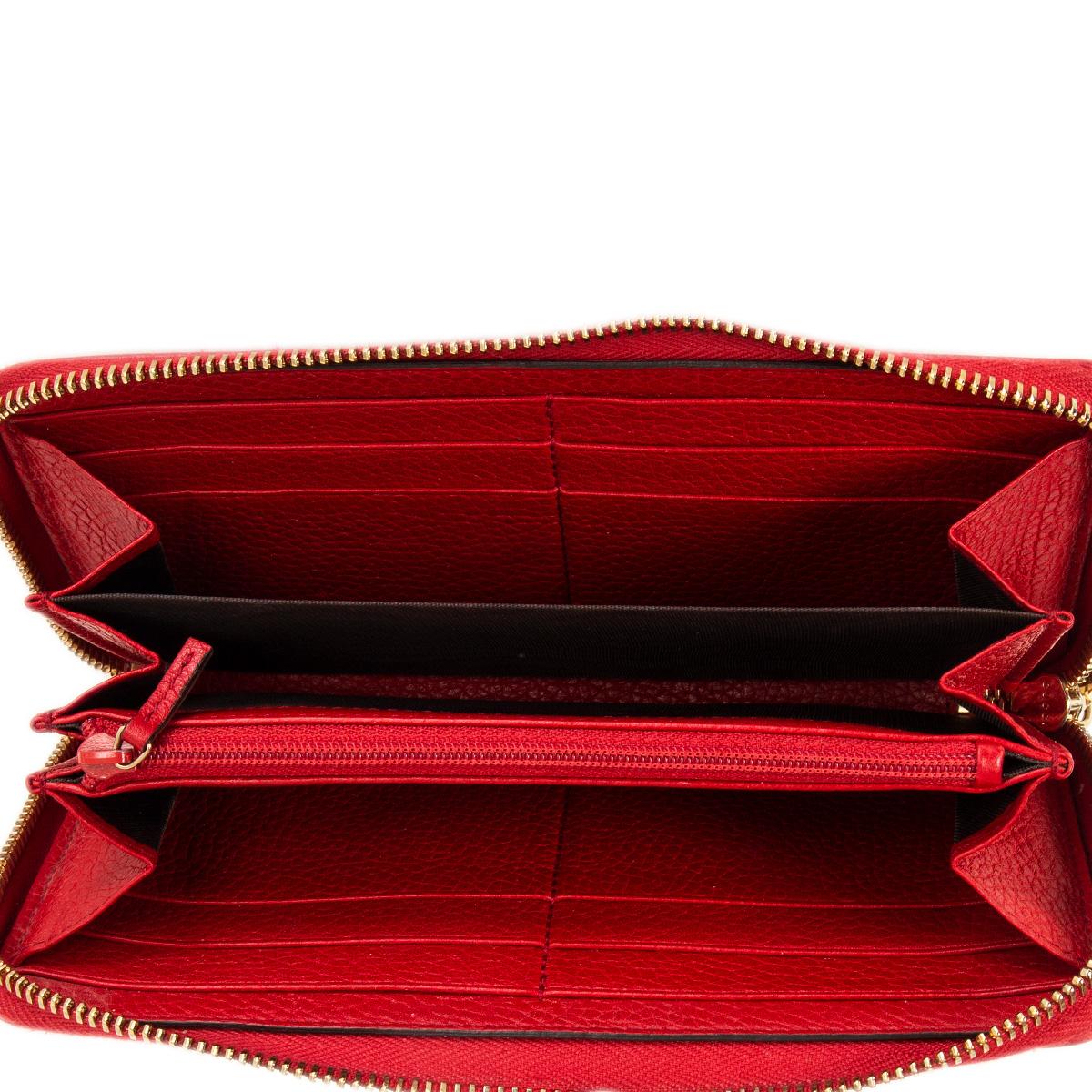 GUCC red leather SOHO ZIP AROUND Wallet In Excellent Condition In Zürich, CH