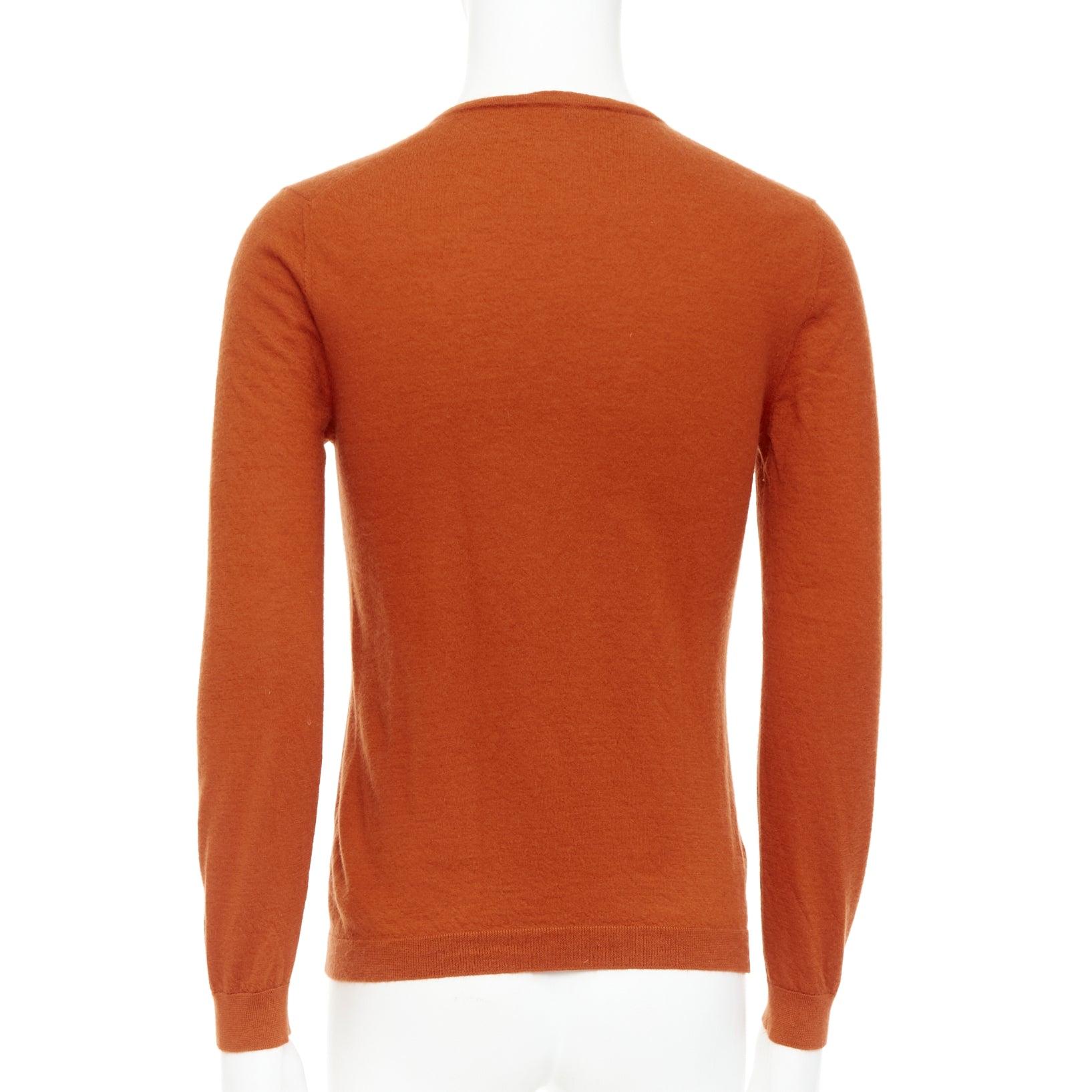 GG 100% cachemire orange brûlé Pull à col V brodé du logo GG L Pour hommes en vente