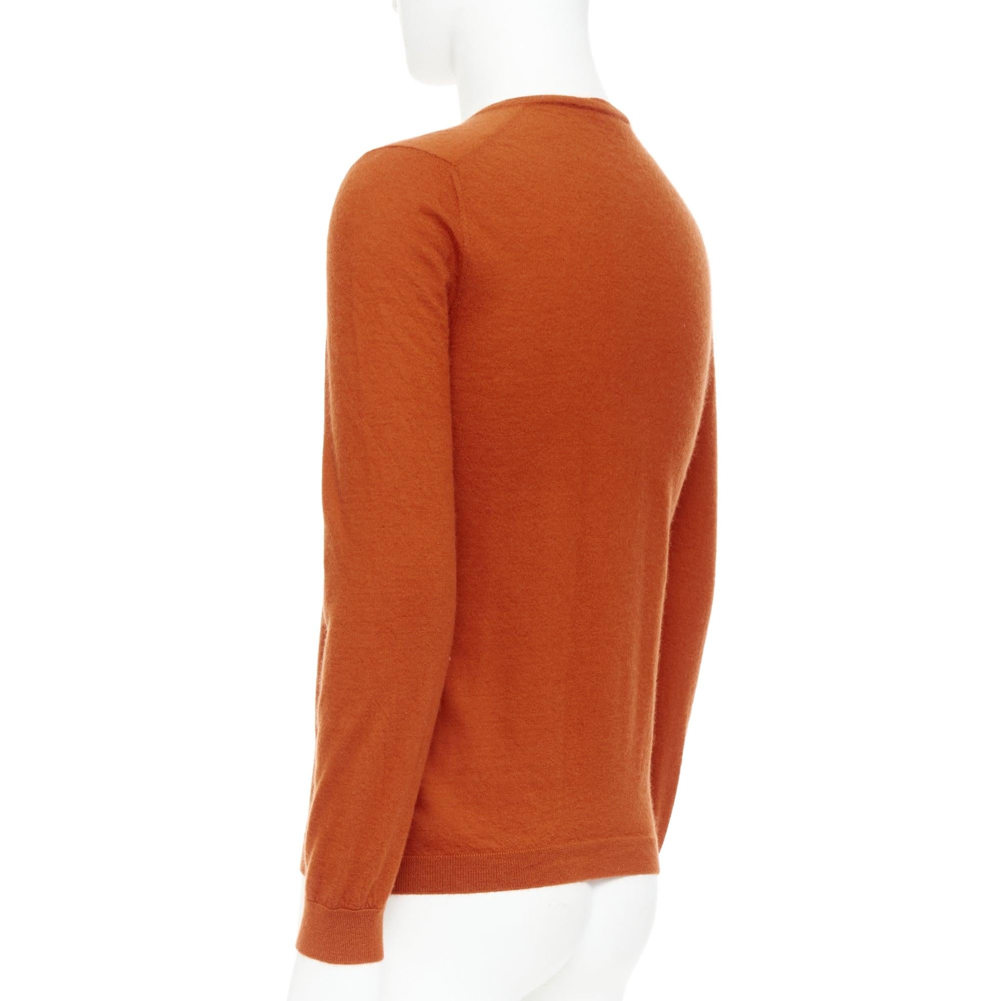 GG 100% cachemire orange brûlé Pull à col V brodé du logo GG L en vente 1