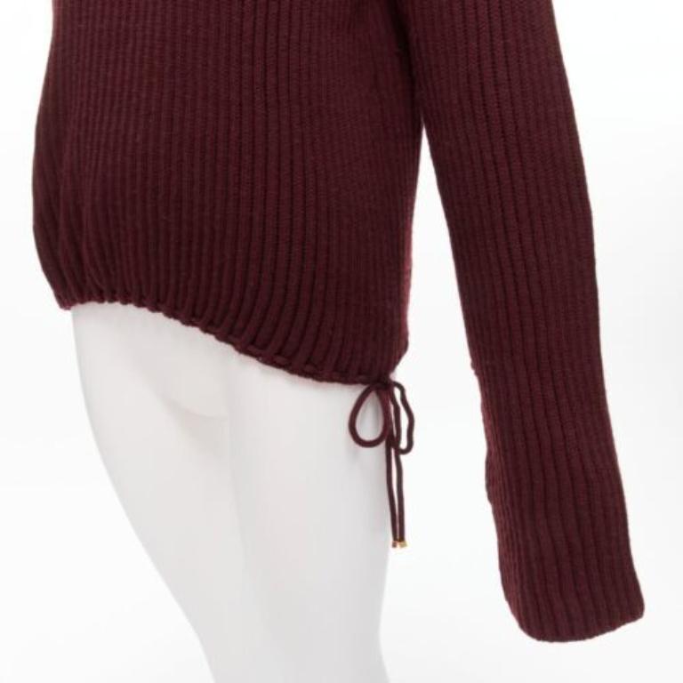 GUCCI 100% laine bordeaux Brown pull à col roulé à manches tombantes IT38 XS
Référence : GIYG/A00335
Marque : Gucci
MATERIAL : Laine
Couleur : Rouge
Motif : Solide
Fermeture : Pull-over
Détails supplémentaires : Les attaches latérales sont