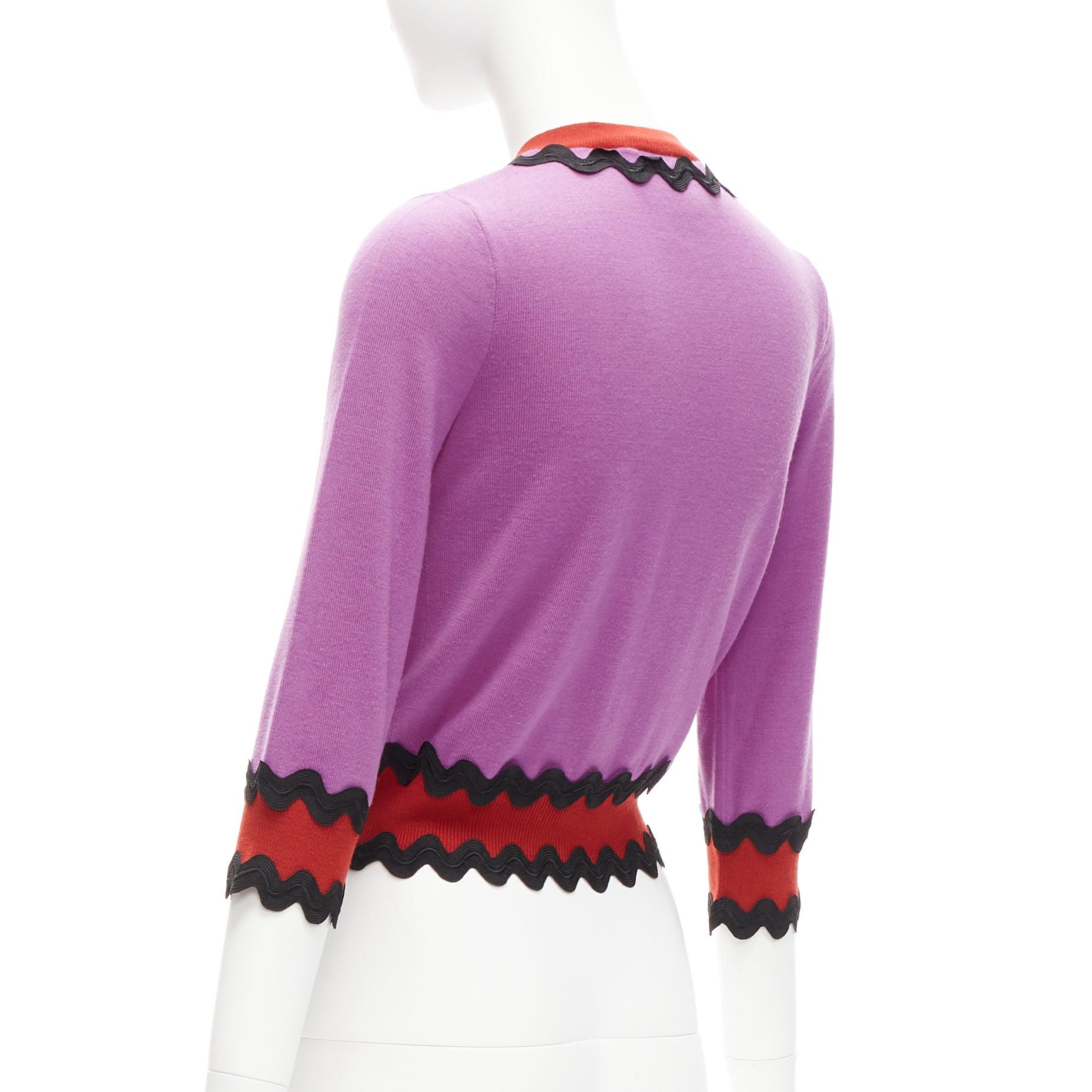 Gucci 100% laine violet rouge noir bordures ondulées cardigan cropped S en vente 1