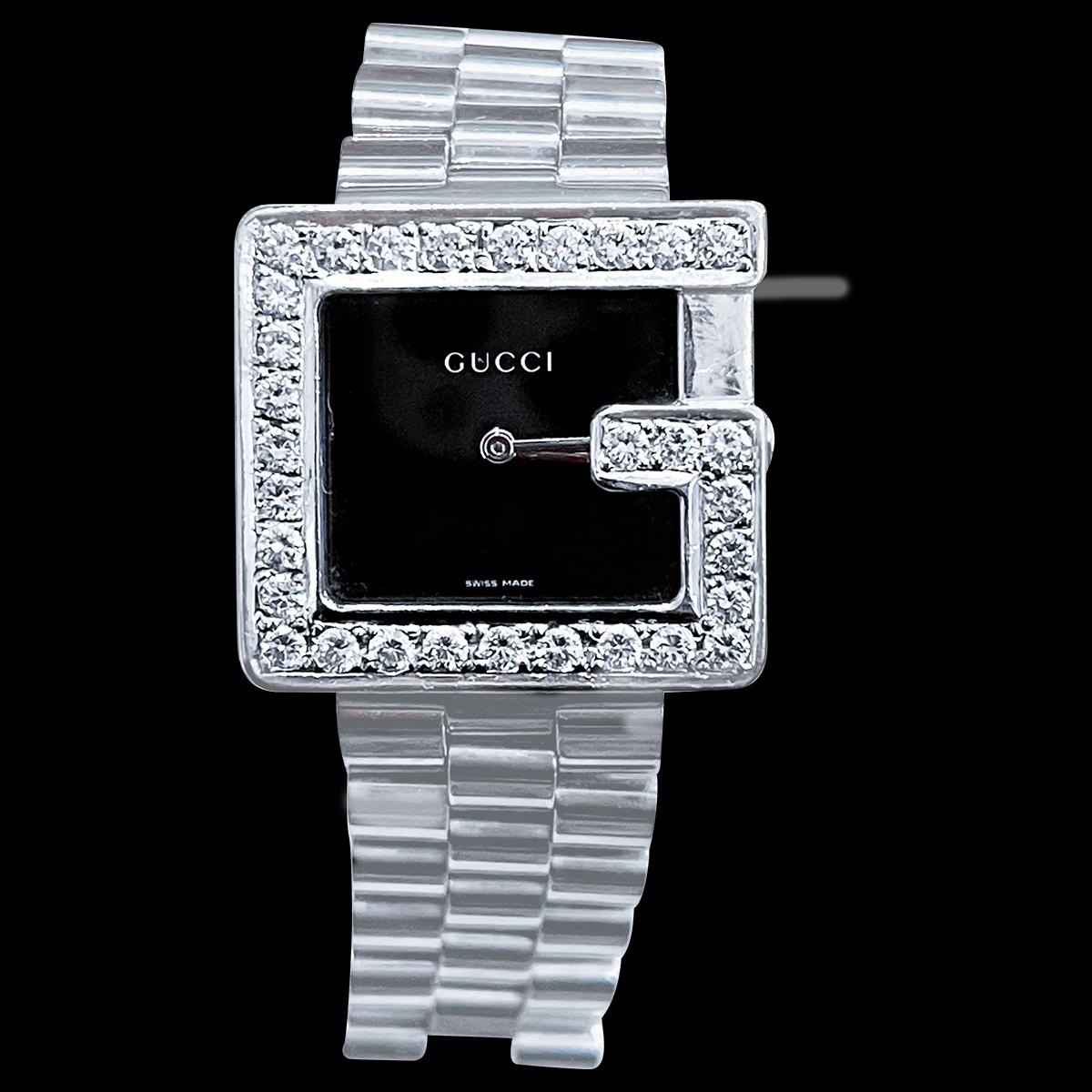 Auth Gucci stainless Steel diamond “G” Bezel watch
Gucci Silver Stainless Steel Black Dial 3600 Swiss Water Resistant Wrist Watch. 
 Pre-Owned
 Case Diameter: 32mm
 stainless steel 32 mm watch features:
Diamonds 
brand: Gucci

gender: