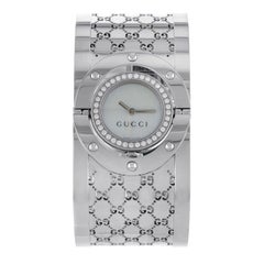 Gucci 112 YA112415 Montre pour femme à quartz en acier inoxydable et diamants