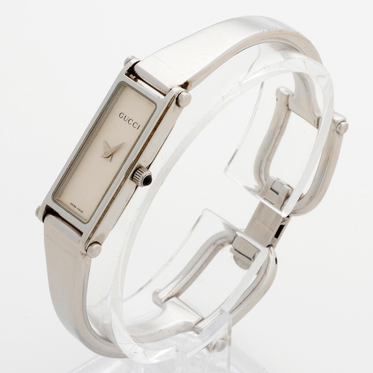 da uomo o donna Gucci 1500 L, Acciaio inossidabile, polso da 155 mm, Scatola e documenti, Anno 2004 in vendita