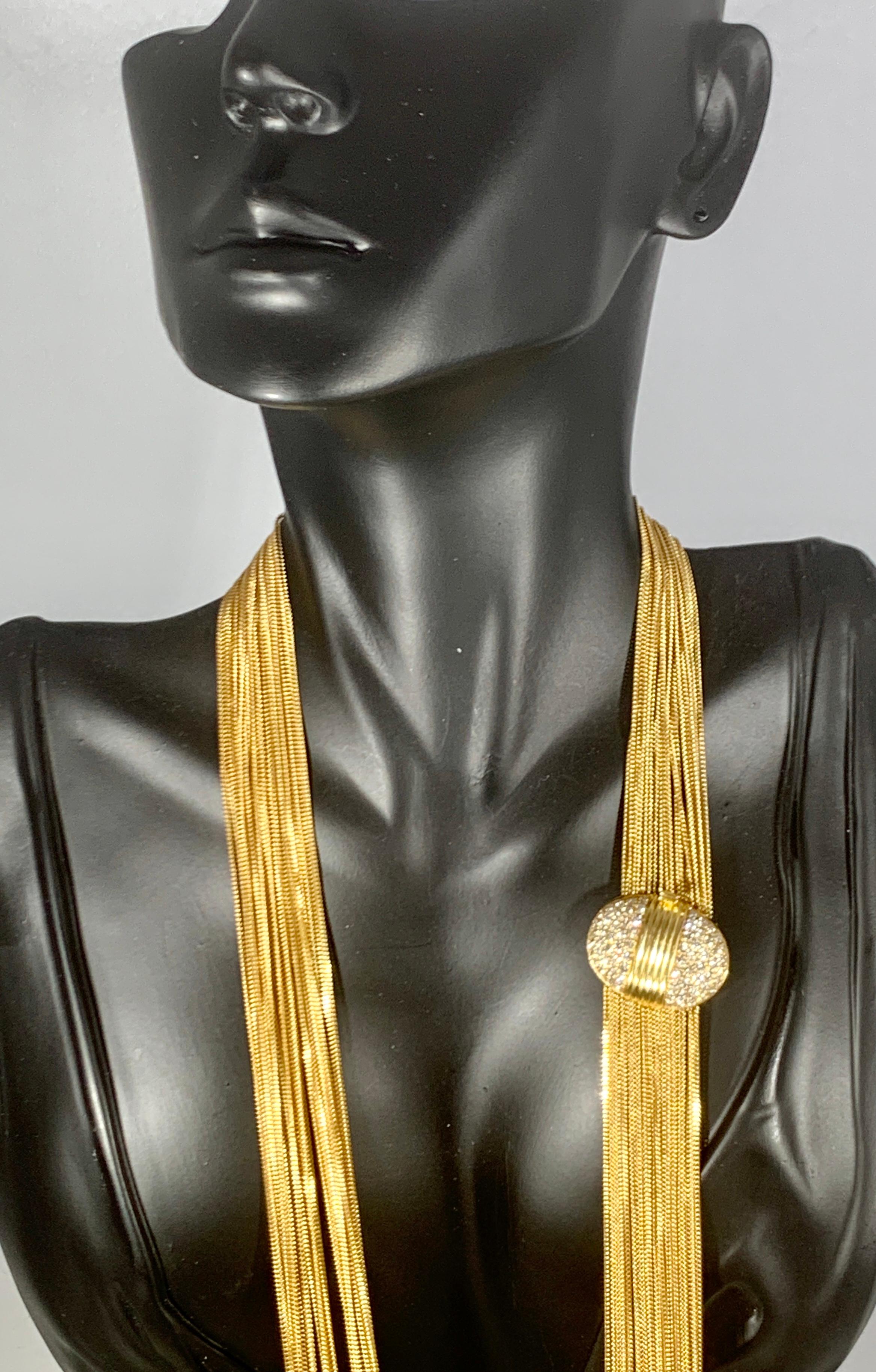 Gucci Collier long lariat à plusieurs rangs en or 18 carats avec fermoir en diamants, ancien Excellent état - En vente à New York, NY