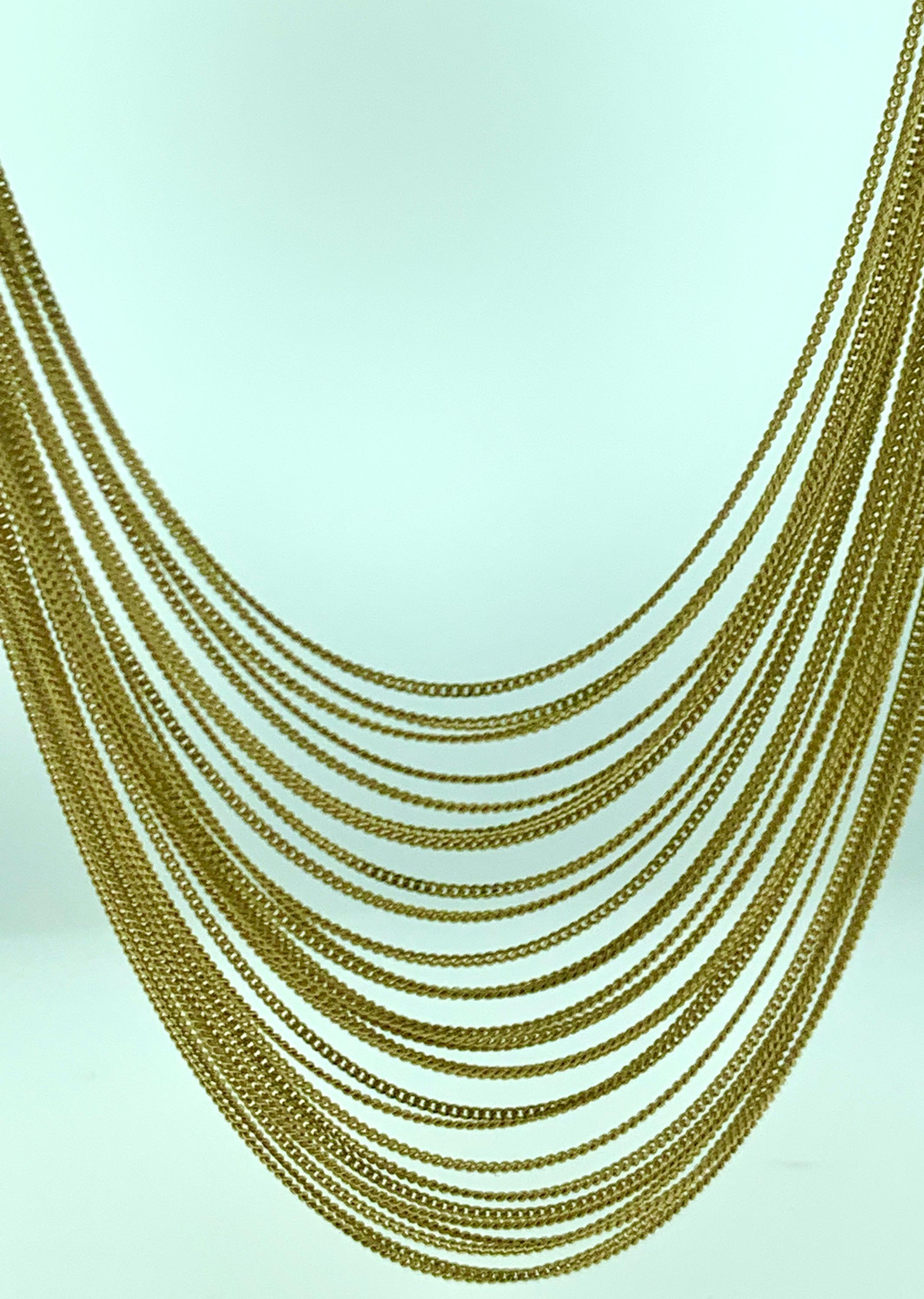 Gucci 18 Karat Gold Mehrstrangige lange Lariat-Halskette mit Diamantverschluss, antik im Angebot 3