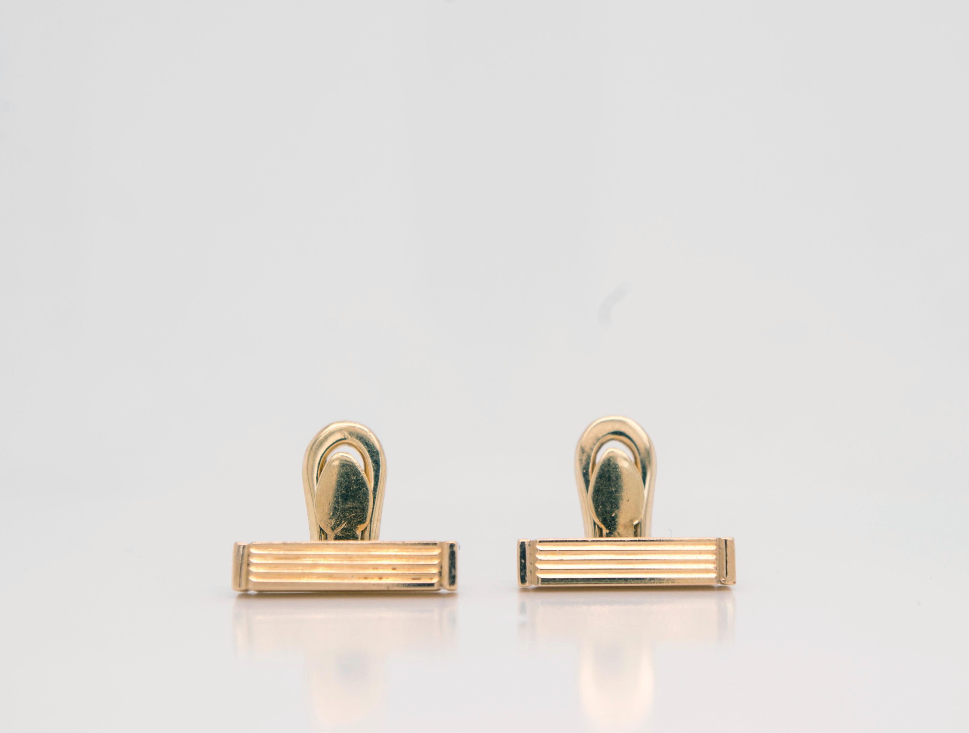 Vintage Gucci 18 Karat Gold Bar Cufflinks

Finish off your black-tie look sporting these Iconic Gucci bar cufflinks in 18k gold featuring a multi-line motif.
Dimensions:14mm x 3.10mm
Stamped ITALY GUCCI 750