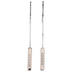 Gucci 18 Karat Weißgold Bar-Lariat-Ohrringe mit Original Gucci-Kasten