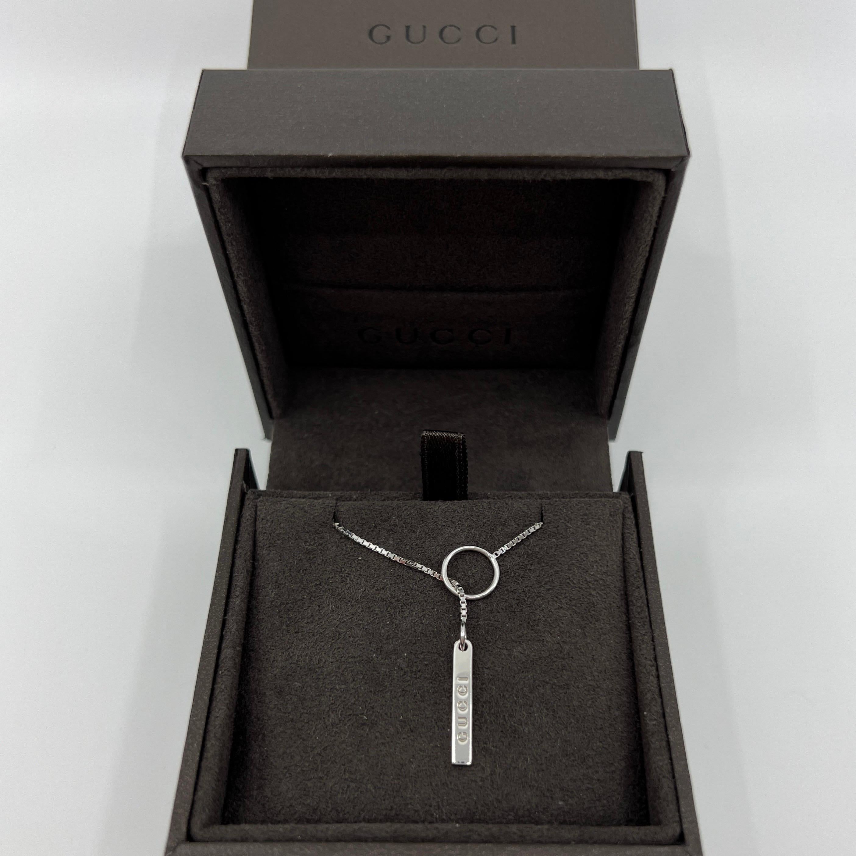 Women's or Men's Gucci 18 Karat White Gold Bar Lariat Pendant Necklace with Original Gucci Box For Sale