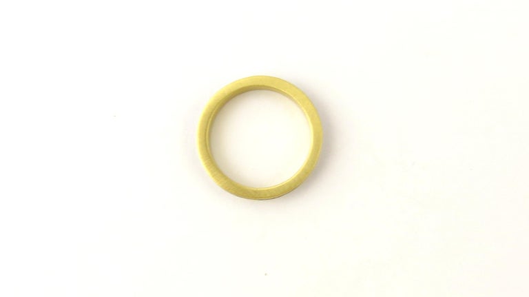 Gucci 18 Karat Yellow Gold and Enamel Ring In Good Condition For Sale In Washington Depot, CT
