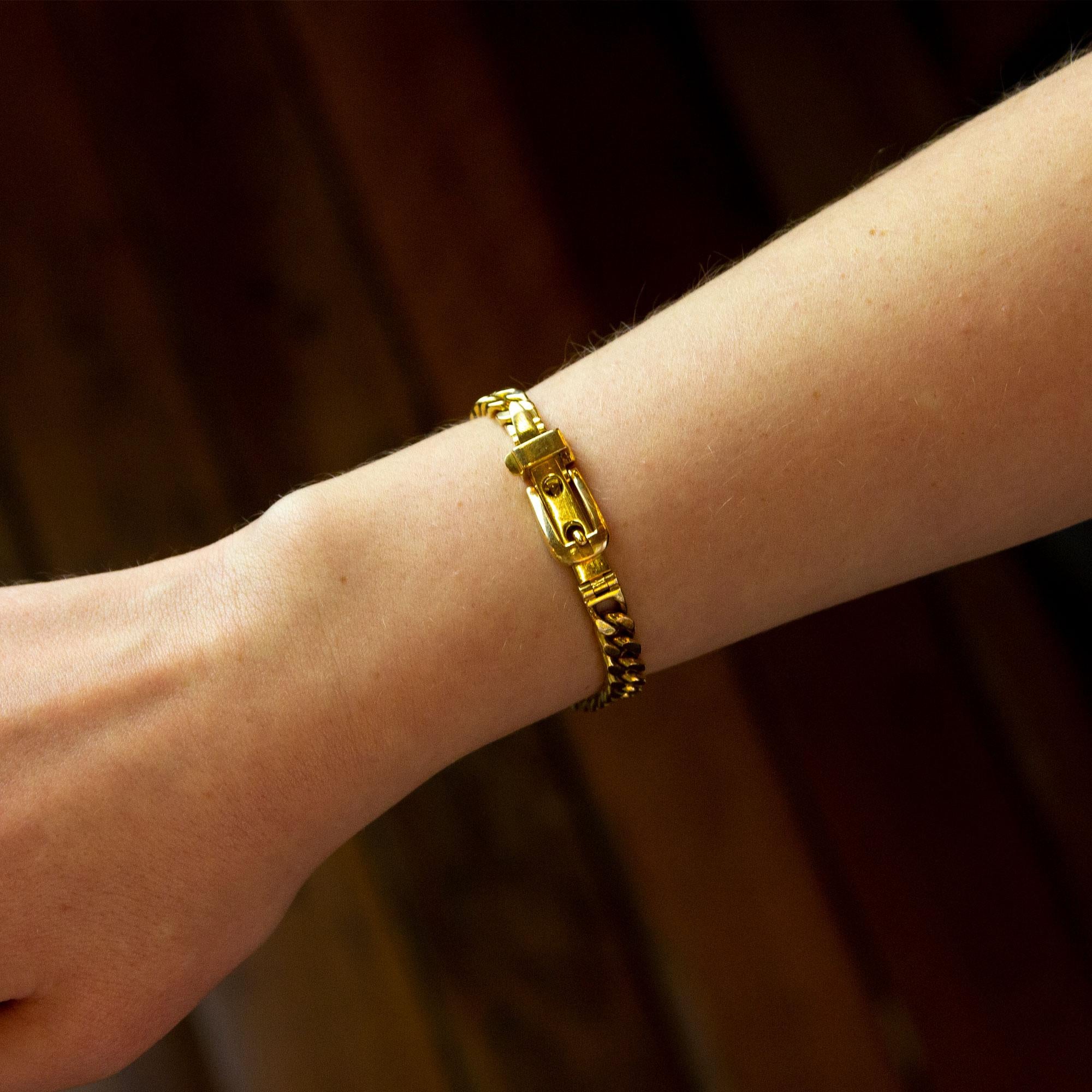 Gucci, 18 Karat Yellow Gold Belt Buckle Bracelet In Good Condition In Brisbane City, QLD