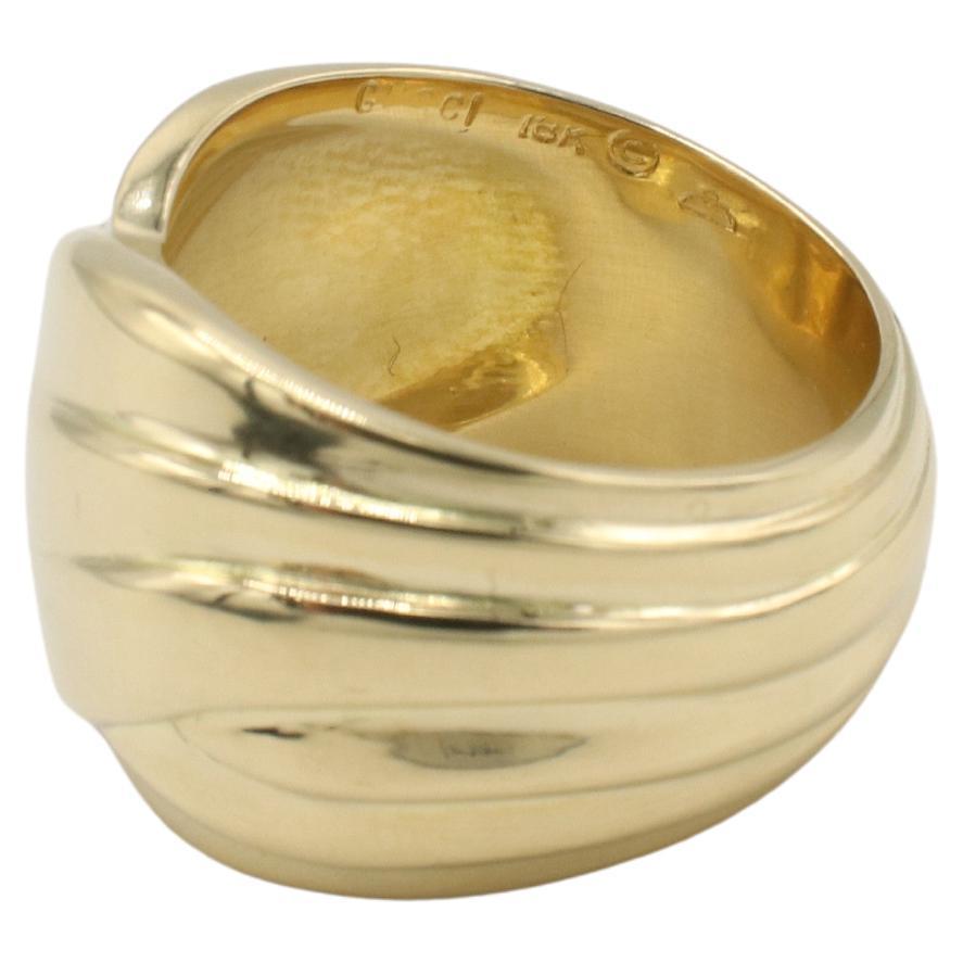 Contemporary GUCCI 18 Karat Yellow Gold Crossover Wide Band Ring For Sale