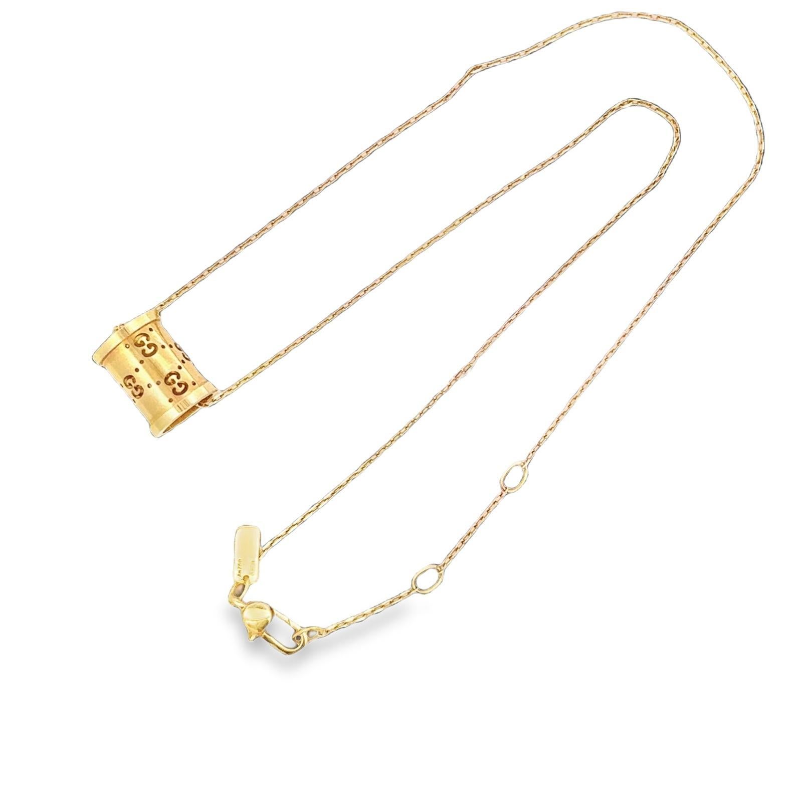 Modern Gucci 18 Karat Yellow Gold Icon Twirl Logo Pendant Necklace Adjustable For Sale