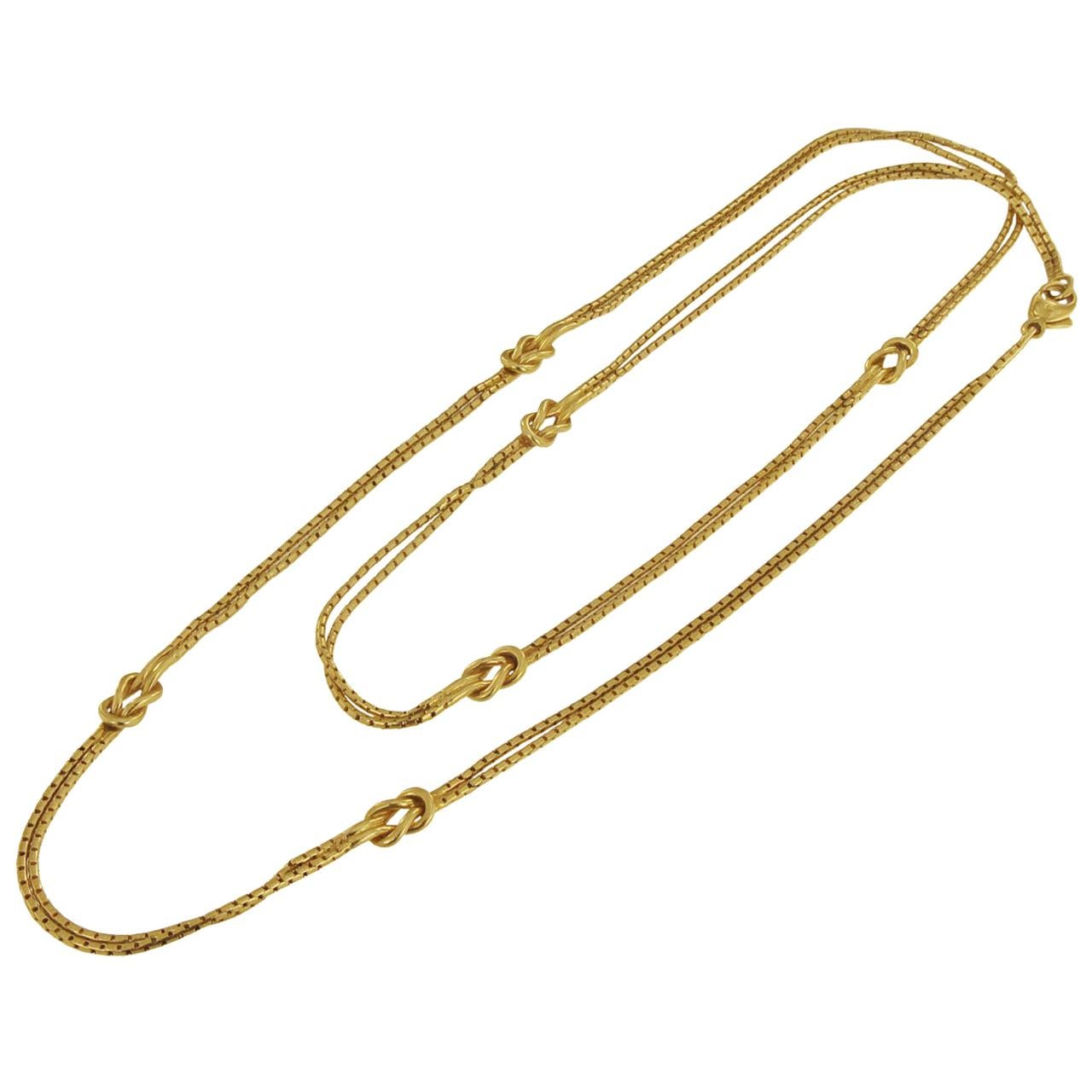 Gucci 18 Karat Yellow Gold Knot Double Chain For Sale