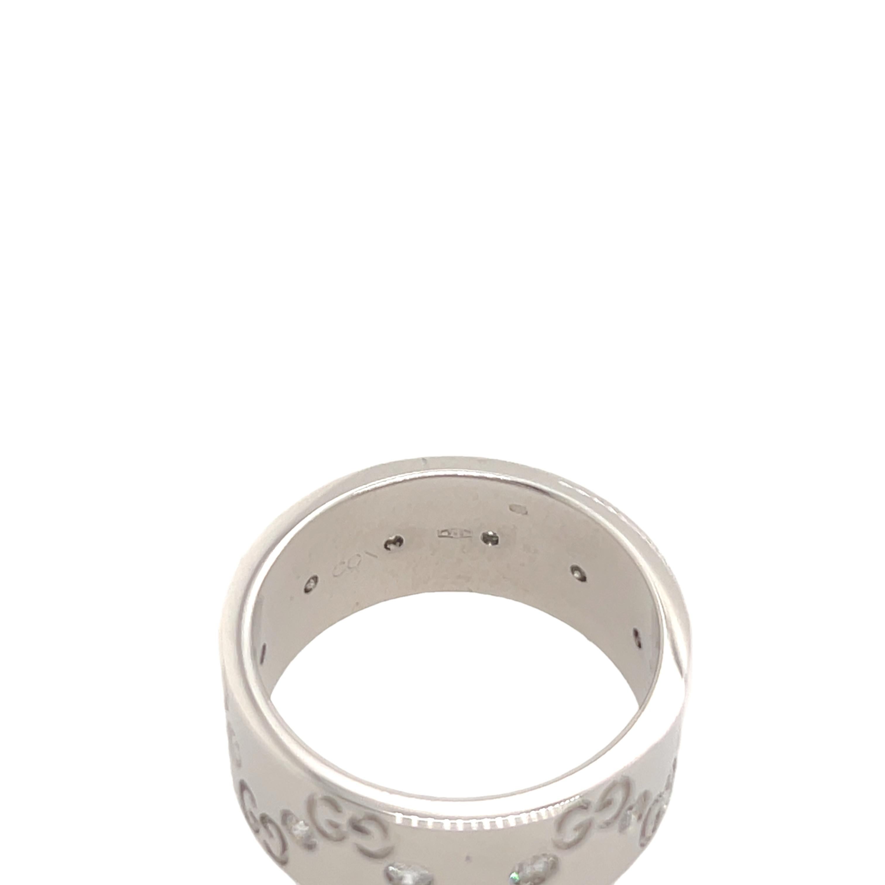 Anello Gucci in oro bianco 18 ct e diamanti con 12 diamanti rotondi taglio Brilliante In condizioni ottime in vendita a London, GB