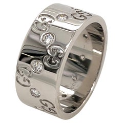 Gucci Anillo De Oro Blanco Y Diamantes De 18 Quilates Engastado Con 12 Diamantes Redondos De Talla Brillante