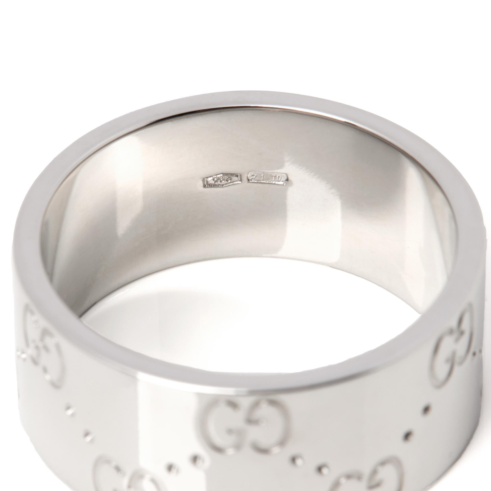 Gucci 18ct White Gold Wide Icon Band Ring In Excellent Condition For Sale In Bishop's Stortford, Hertfordshire