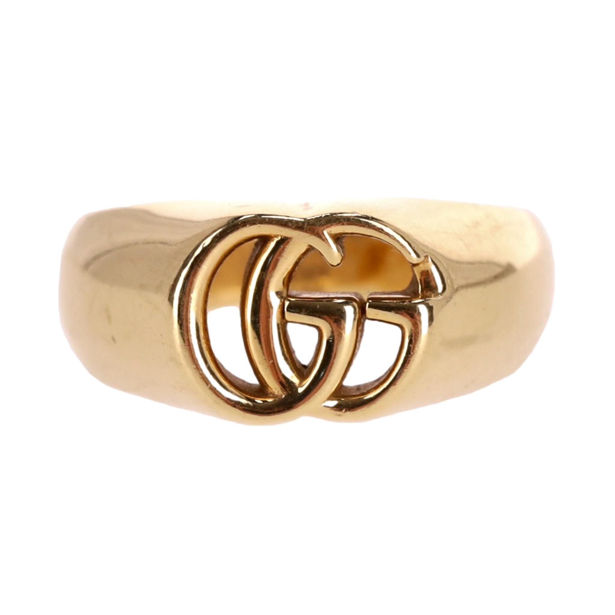 Gucci 18k Gold 'GG' Logo Running Chevalie Statement Ring In Excellent Condition For Sale In London, GB