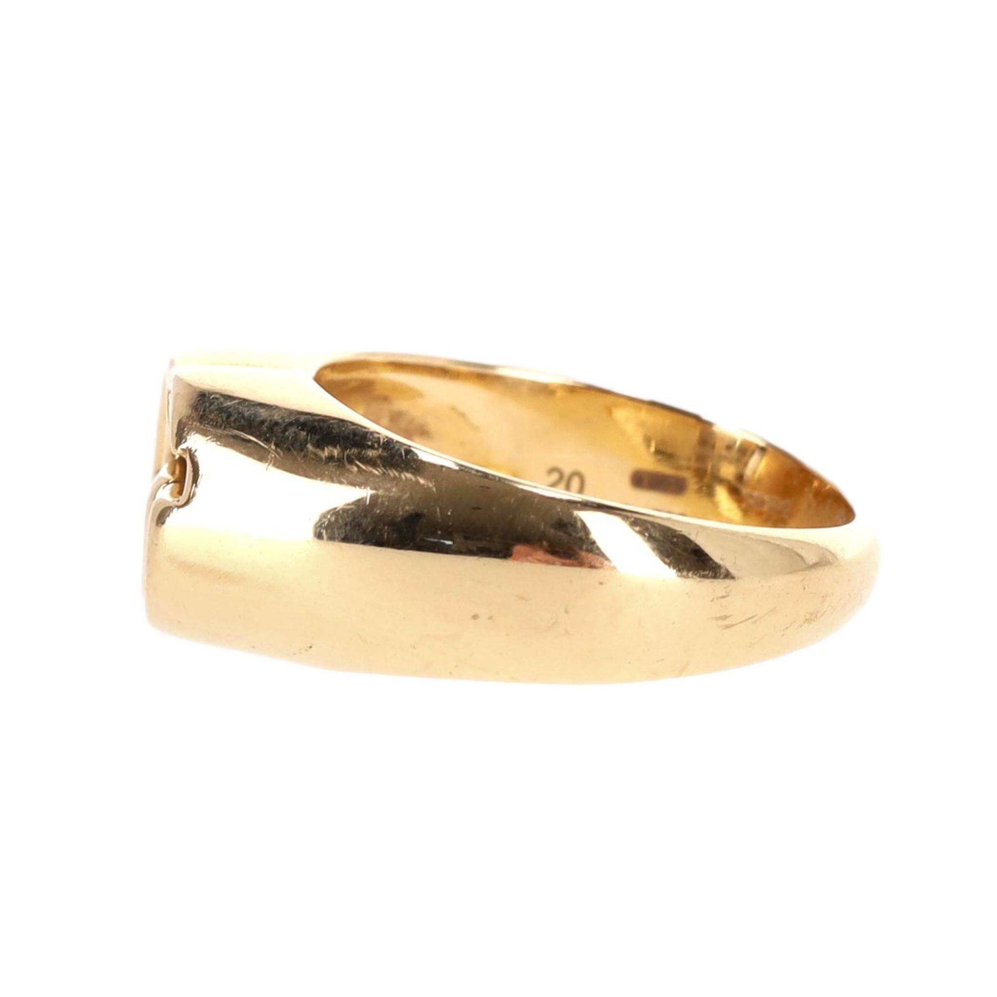 Women's or Men's Gucci 18k Gold 'GG' Logo Running Chevalie Statement Ring For Sale