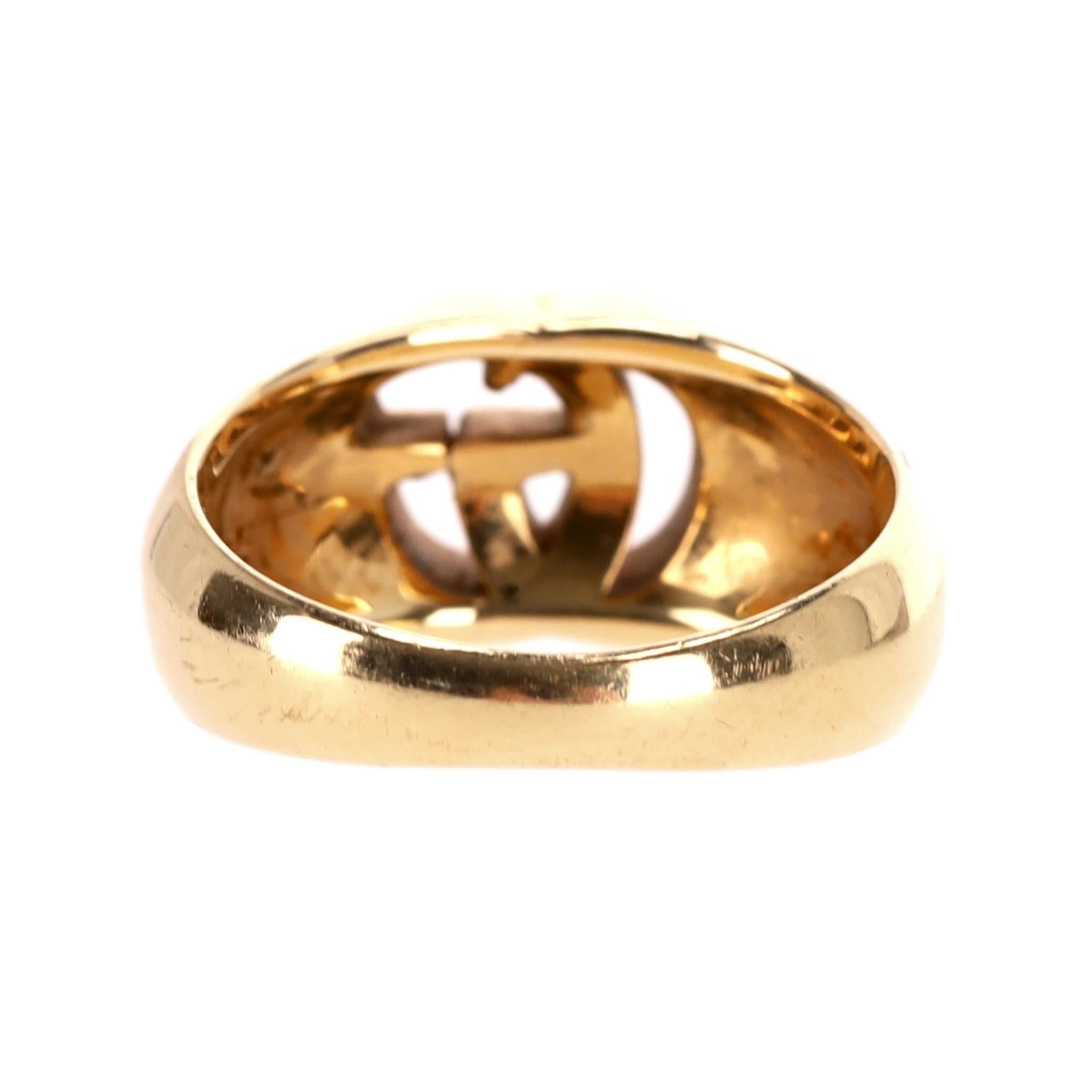 Gucci 18k Gold 'GG' Logo Running Chevalie Statement Ring For Sale 1