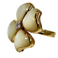Gucci 18K Gold Mother-of-Pearl and Diamond 4 Leaf Clover Ring