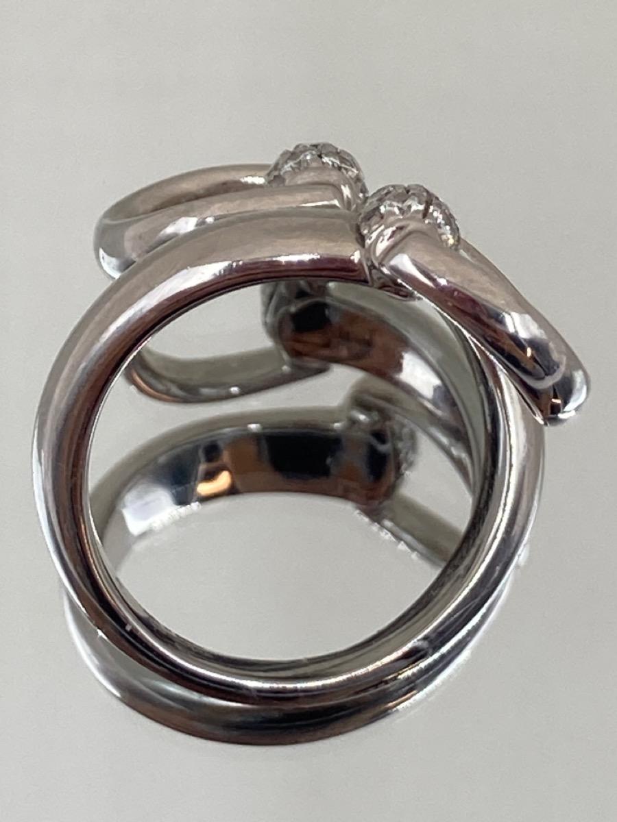 Gucci 18K White Gold .28 CTW Round Diamond Fashion Ring In Good Condition For Sale In South Bend, IN