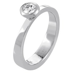 Gucci 18 Karat White Gold .33 Carat Diamond Solitaire Engagement Ring