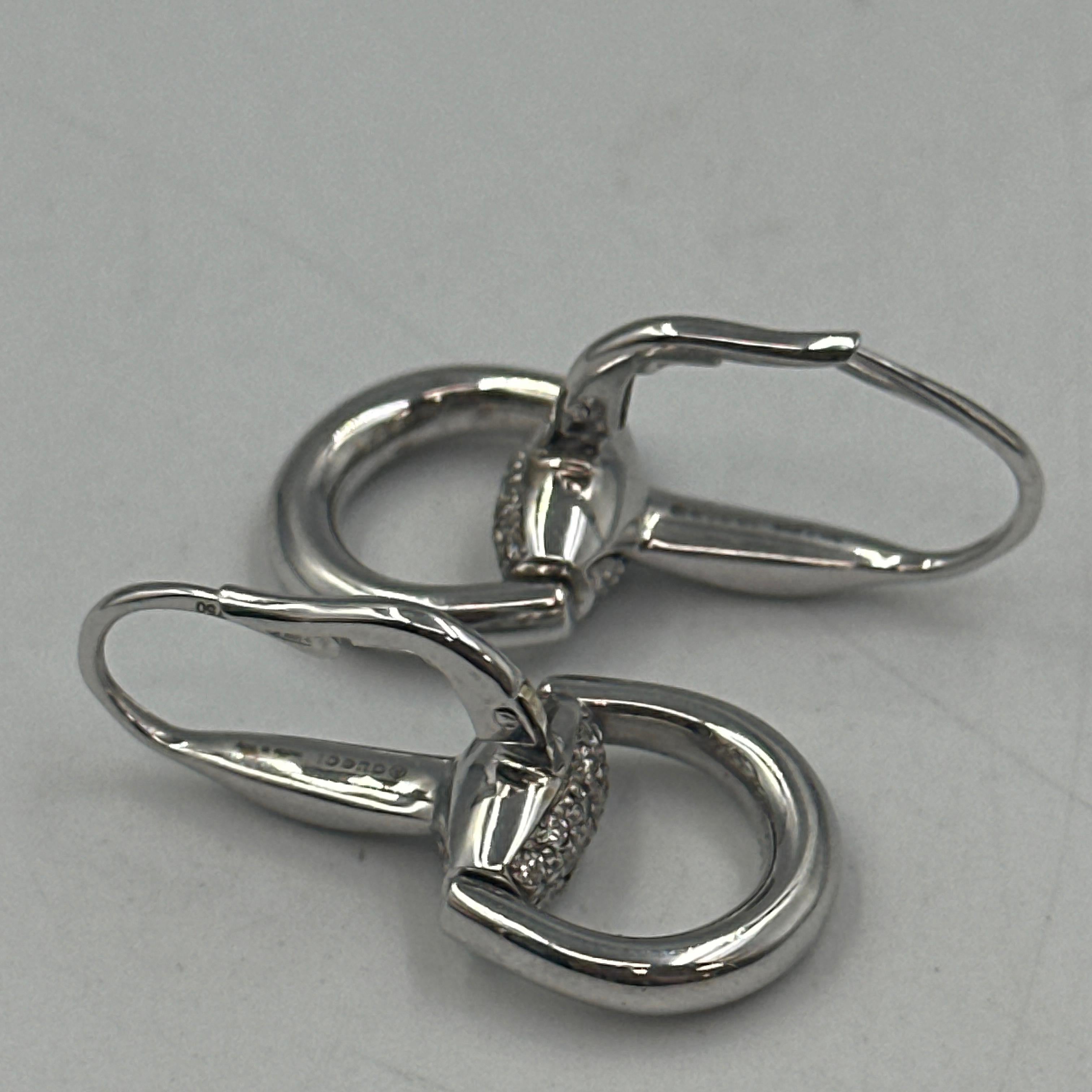 da uomo o donna Orecchini a forma di cavallo in oro bianco 18k e diamanti di Gucci in vendita