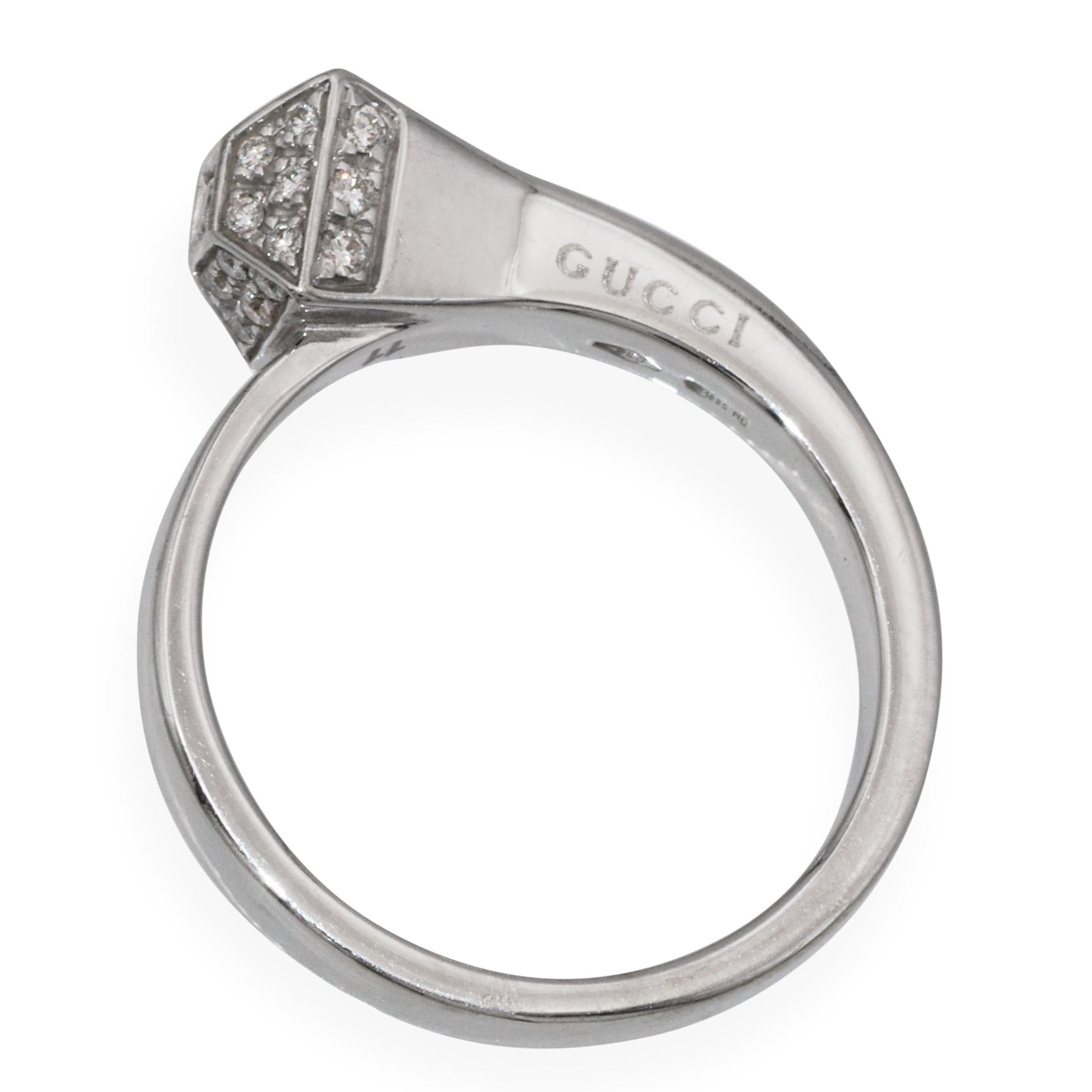 Gucci 18k Weißgold Diamant Pave Chiodo Nagel Ring (Zeitgenössisch) im Angebot